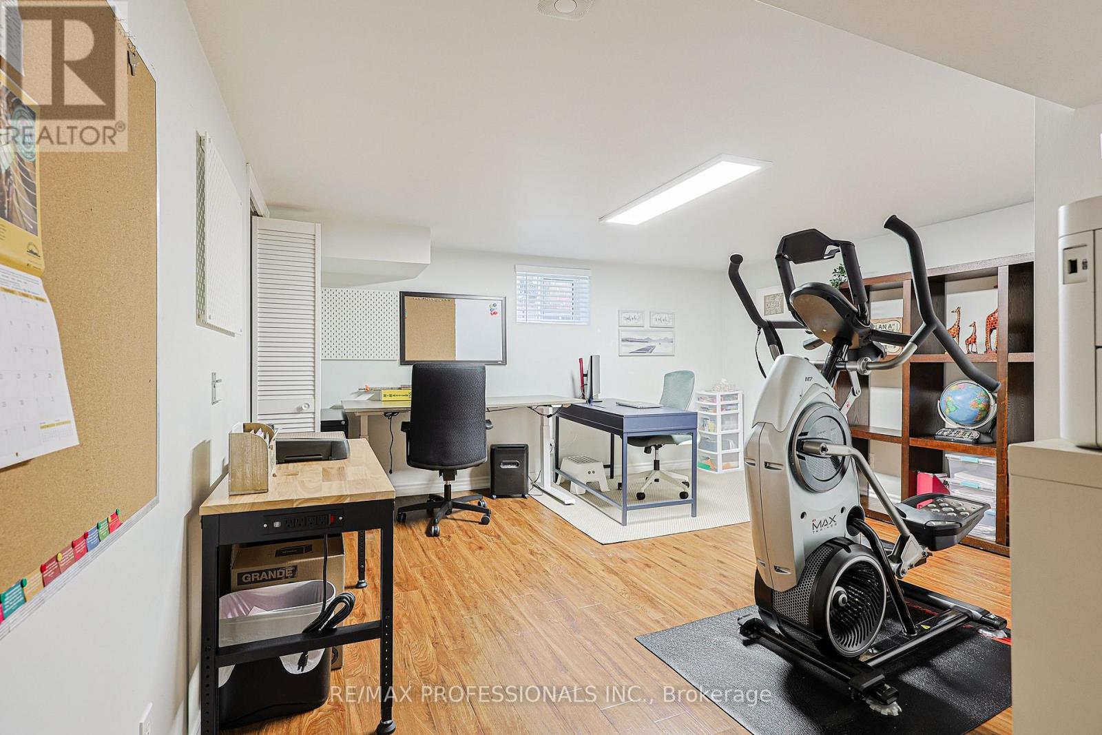 19 Sealcove Drive, Toronto, Ontario  M9C 2C3 - Photo 34 - W12994660