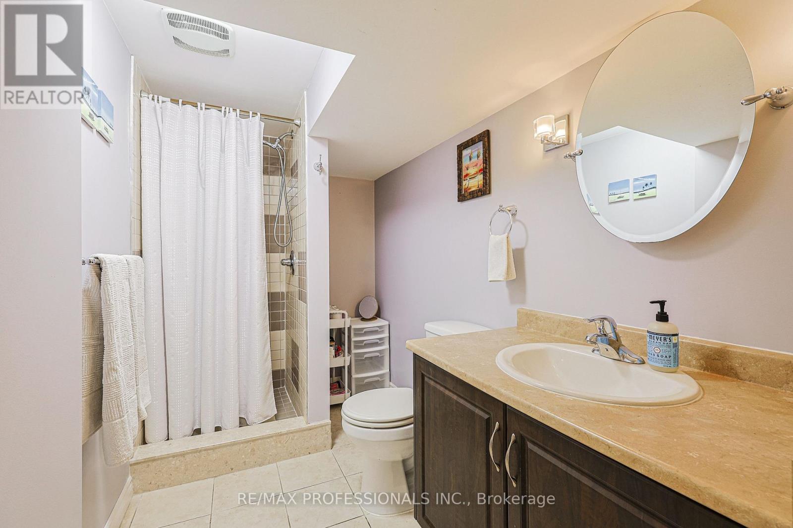 19 Sealcove Drive, Toronto, Ontario  M9C 2C3 - Photo 35 - W12994660