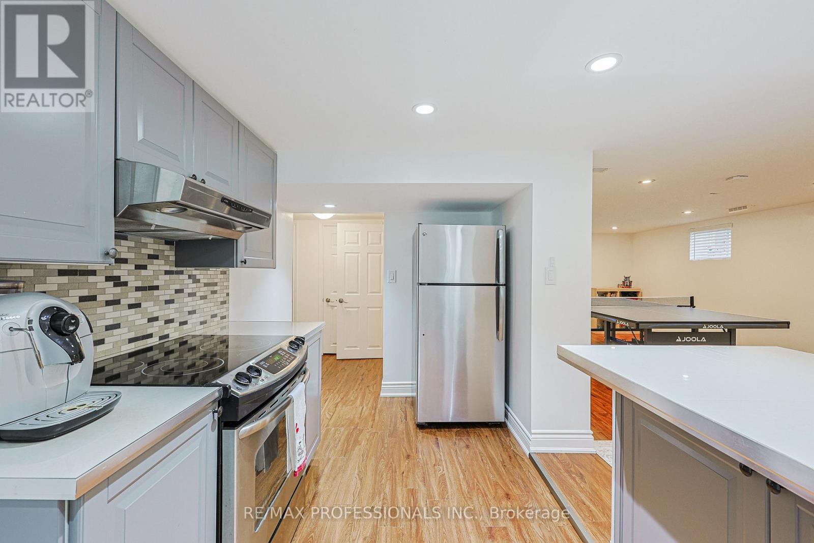 19 Sealcove Drive, Toronto, Ontario  M9C 2C3 - Photo 41 - W12994660