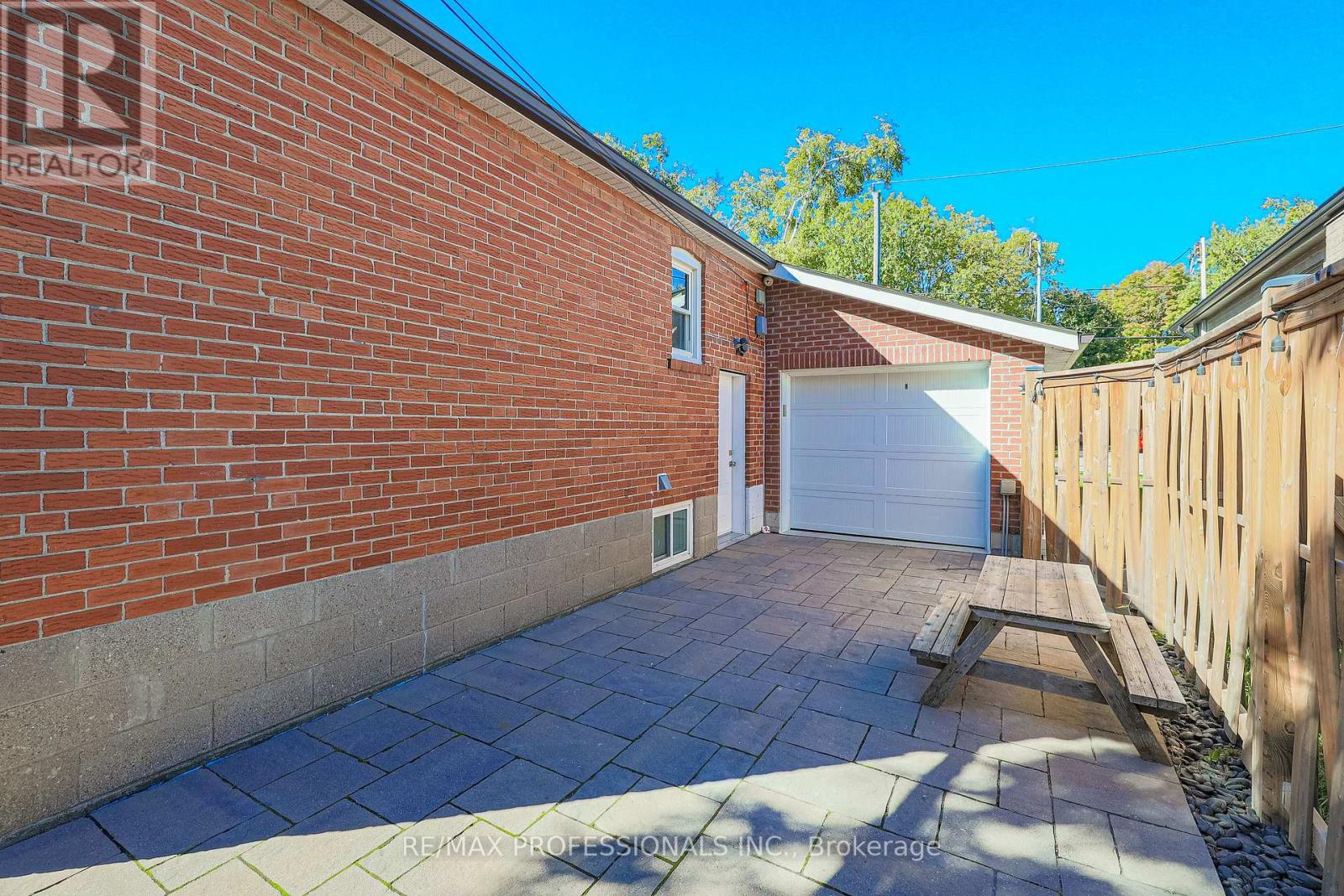 19 Sealcove Drive, Toronto, Ontario  M9C 2C3 - Photo 42 - W12994660