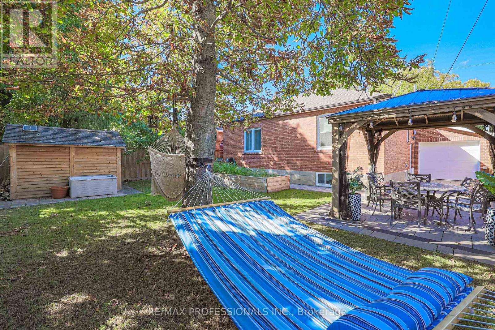 19 Sealcove Drive, Toronto, Ontario  M9C 2C3 - Photo 46 - W12994660