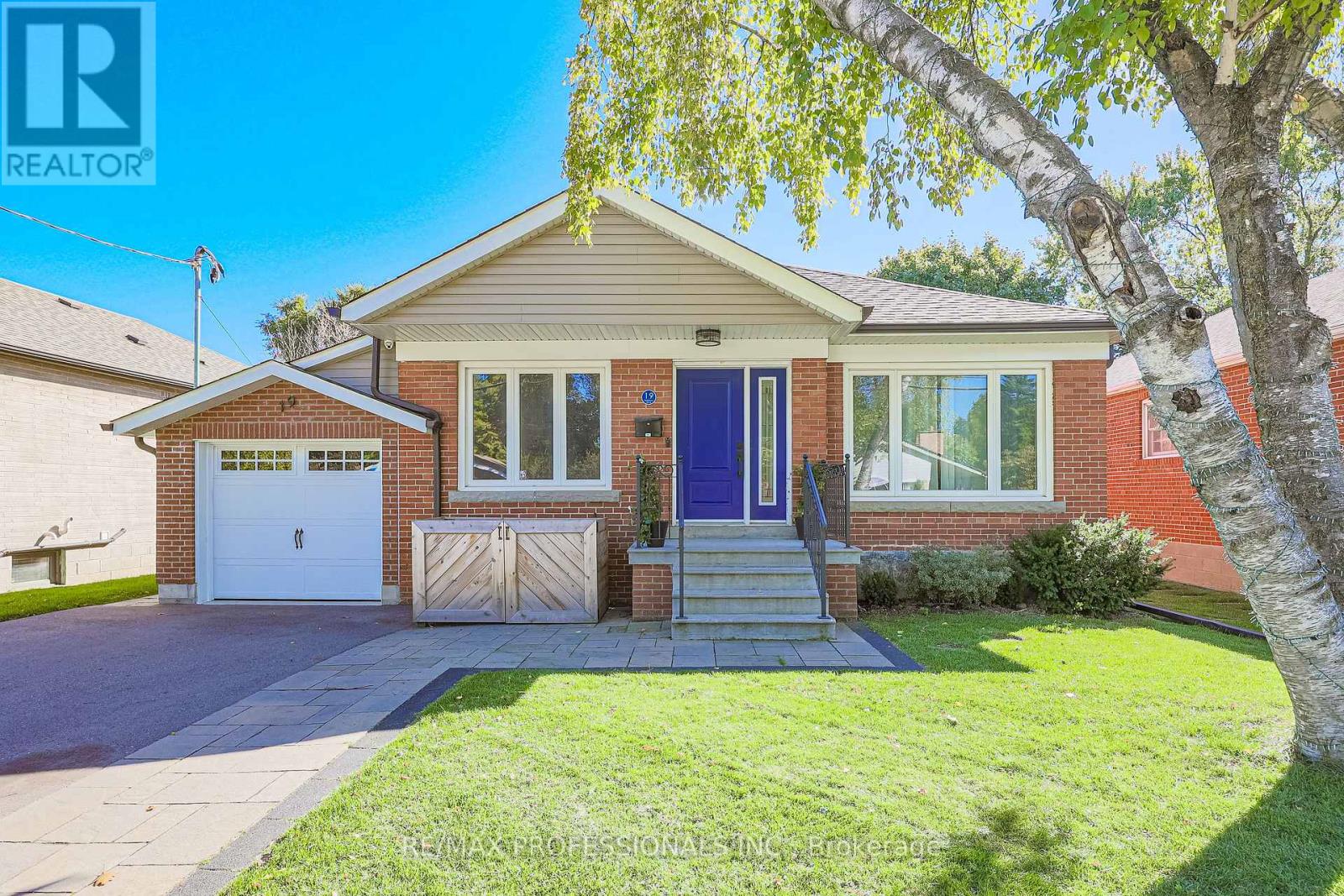 19 Sealcove Drive, Toronto, Ontario  M9C 2C3 - Photo 49 - W12994660