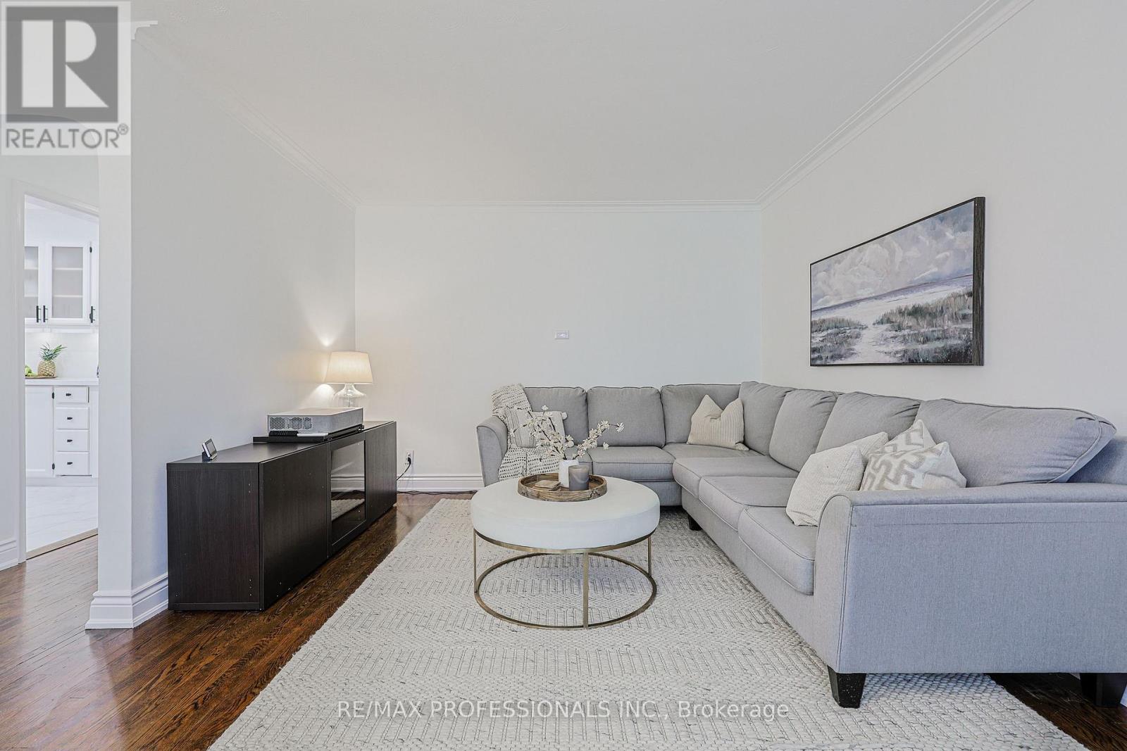 19 Sealcove Drive, Toronto, Ontario  M9C 2C3 - Photo 8 - W12994660