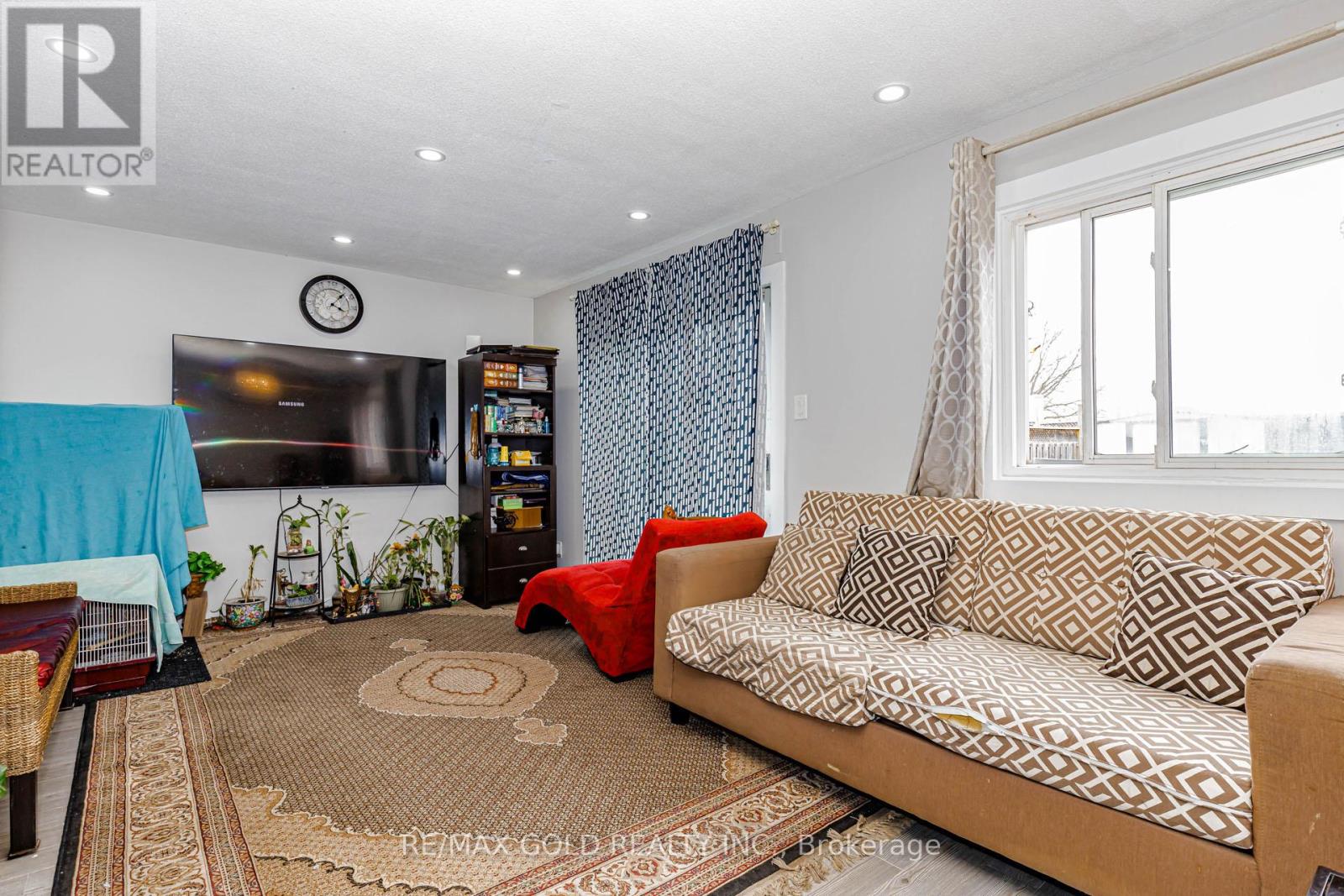 34 Jackman Drive, Brampton, Ontario  L6S 2L7 - Photo 4 - W12994664