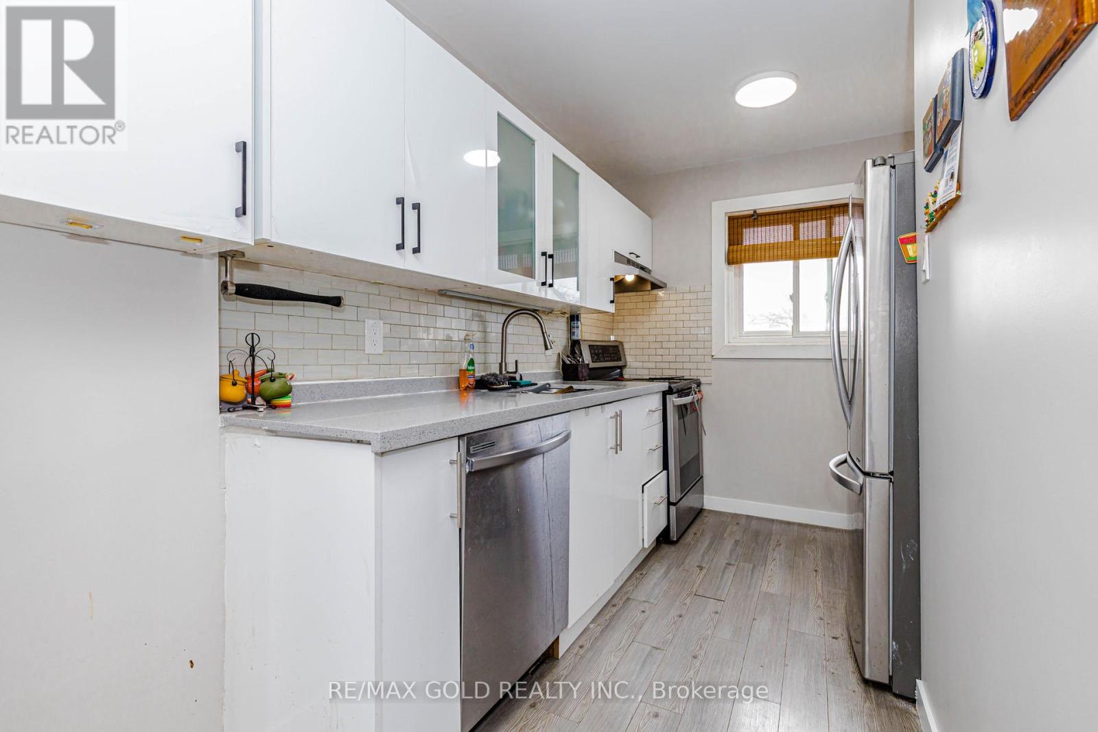 34 Jackman Drive, Brampton, Ontario  L6S 2L7 - Photo 5 - W12994664