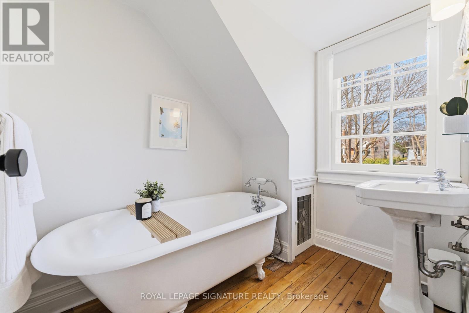 348 Douglas Avenue, Oakville, Ontario  L6J 3S6 - Photo 21 - W12994708