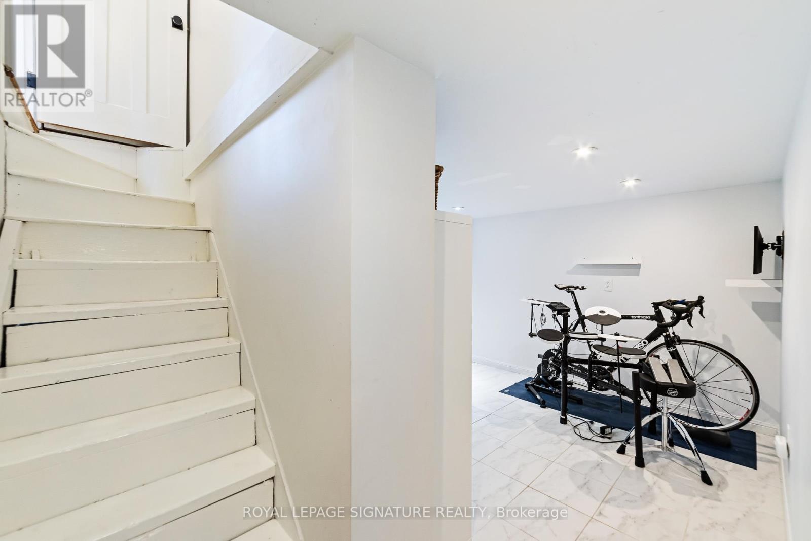 348 Douglas Avenue, Oakville, Ontario  L6J 3S6 - Photo 29 - W12994708