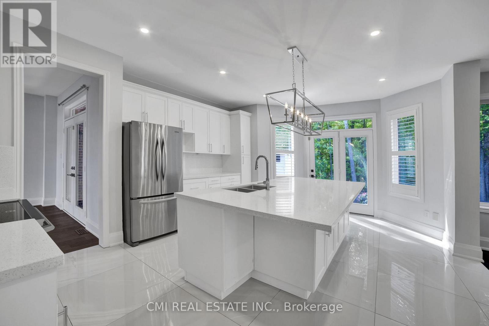 2171 Jardine Crescent, Burlington, Ontario  L7L 7K1 - Photo 14 - W12994716