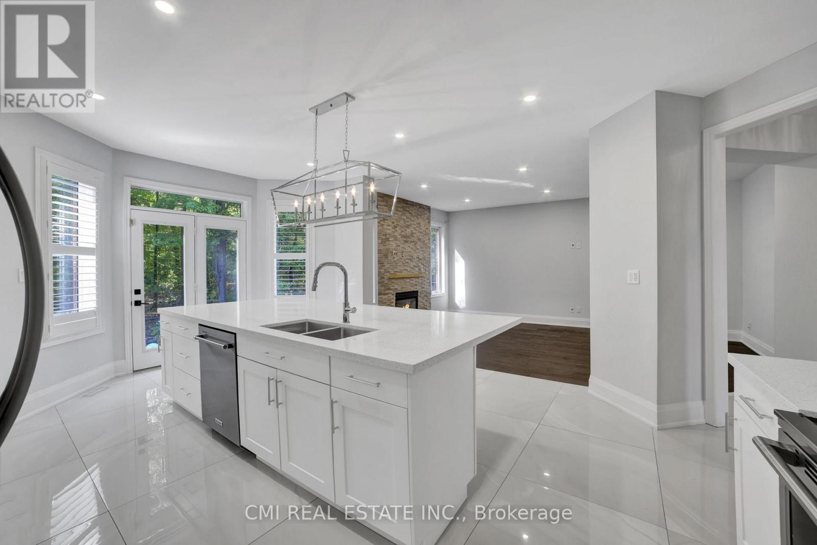 2171 Jardine Crescent, Burlington, Ontario  L7L 7K1 - Photo 15 - W12994716