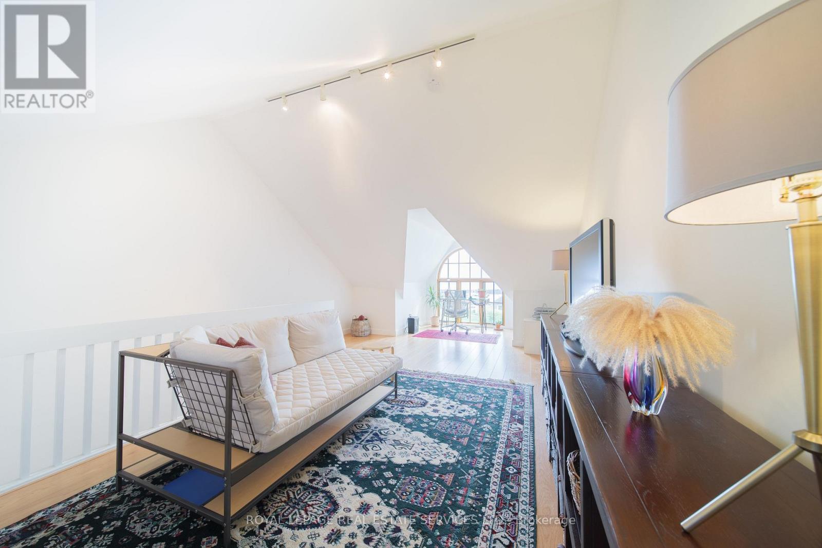 2331 Ontario Street, Oakville, Ontario  L6L 1A5 - Photo 23 - W12994760