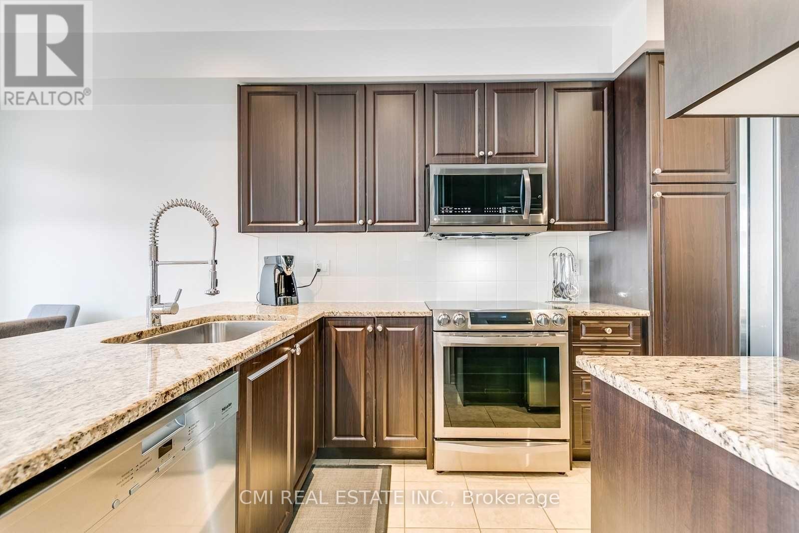 46 Losino Street, Caledon, Ontario  L7C 3N4 - Photo 11 - W12994766