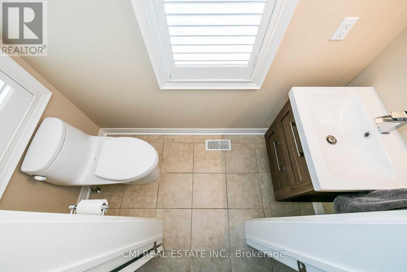 46 Losino Street, Caledon, Ontario  L7C 3N4 - Photo 15 - W12994766