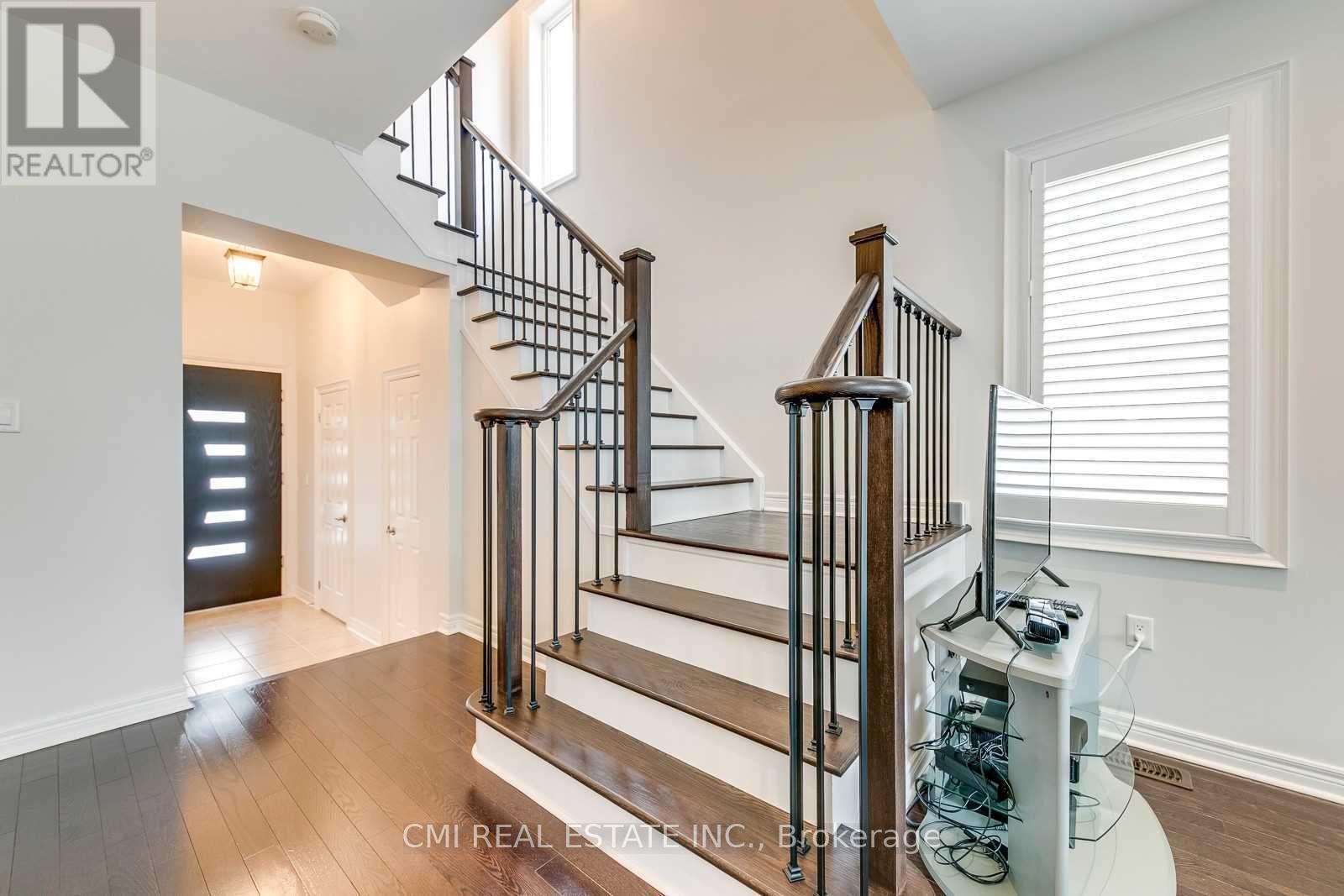 46 Losino Street, Caledon, Ontario  L7C 3N4 - Photo 17 - W12994766