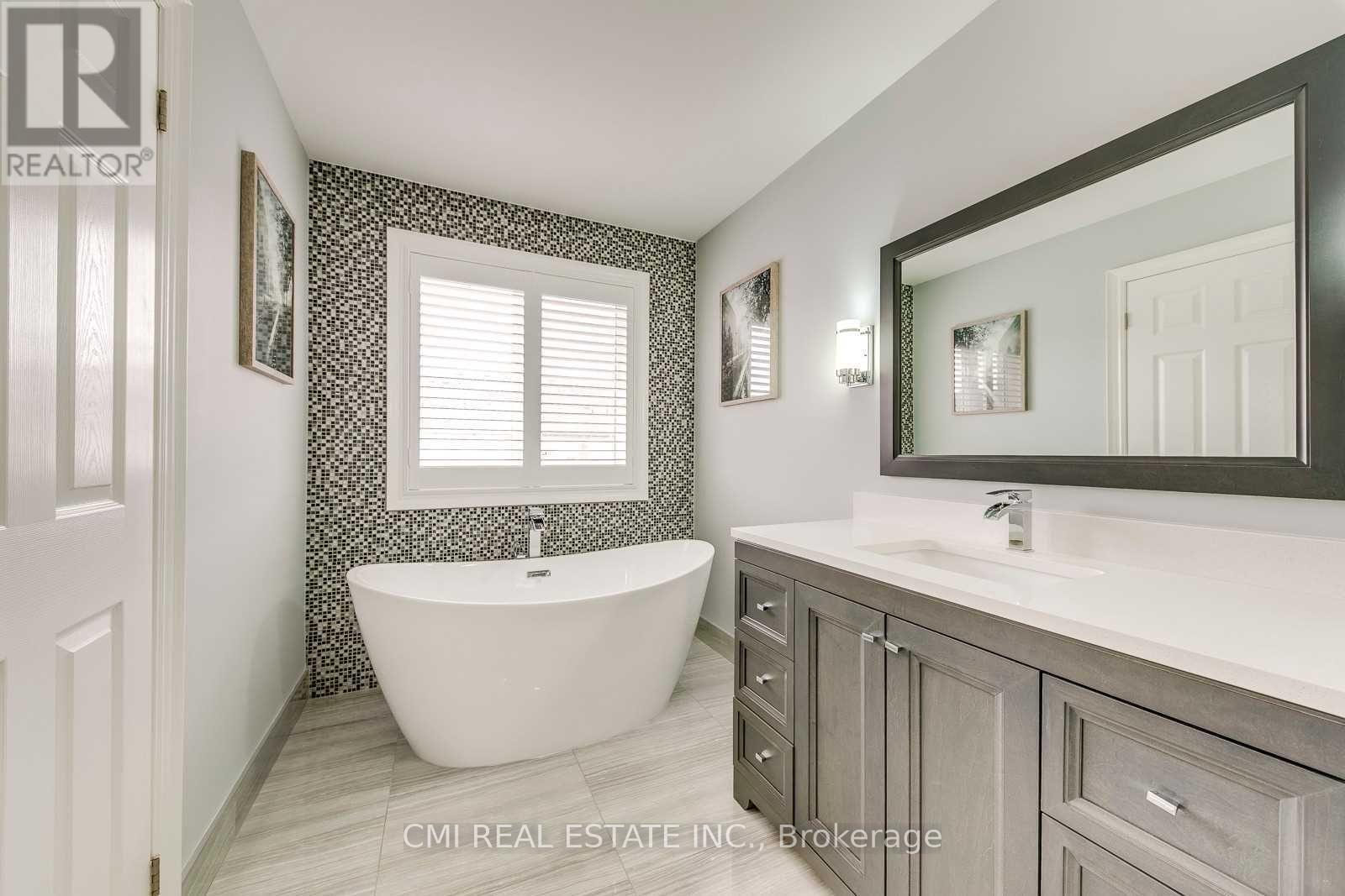 46 Losino Street, Caledon, Ontario  L7C 3N4 - Photo 23 - W12994766