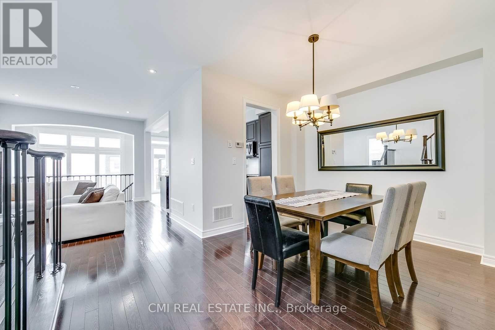 46 Losino Street, Caledon, Ontario  L7C 3N4 - Photo 4 - W12994766