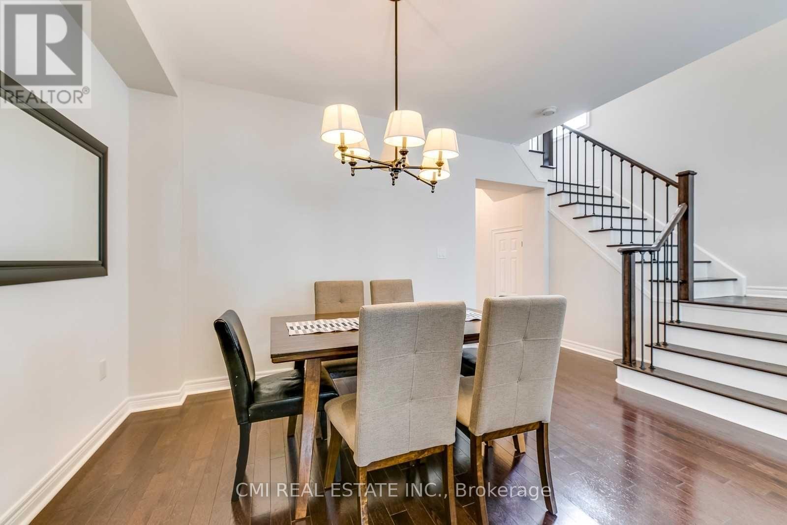 46 Losino Street, Caledon, Ontario  L7C 3N4 - Photo 5 - W12994766