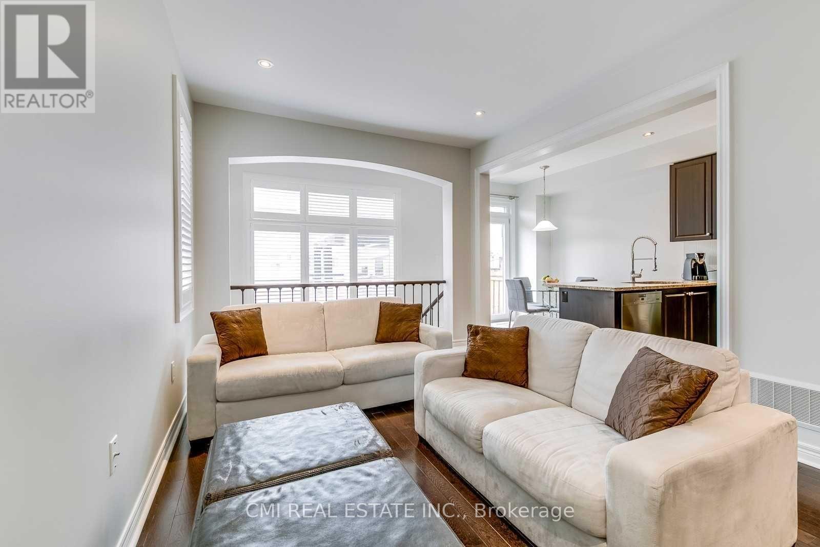 46 Losino Street, Caledon, Ontario  L7C 3N4 - Photo 8 - W12994766