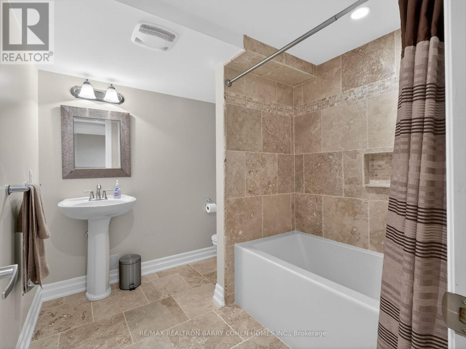 3225 Saltaire Crescent, Oakville, Ontario  L6M 0K8 - Photo 27 - W12994792