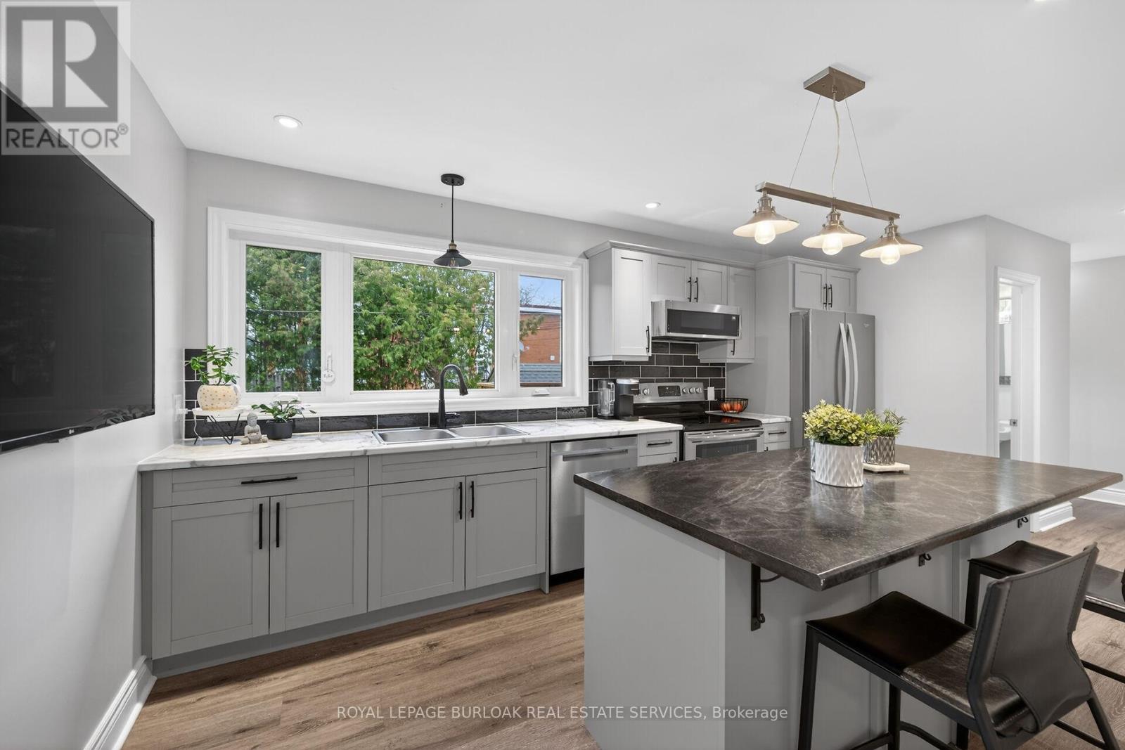 2387 Maryvale Court, Burlington, Ontario  L7P 2P1 - Photo 13 - W12994858