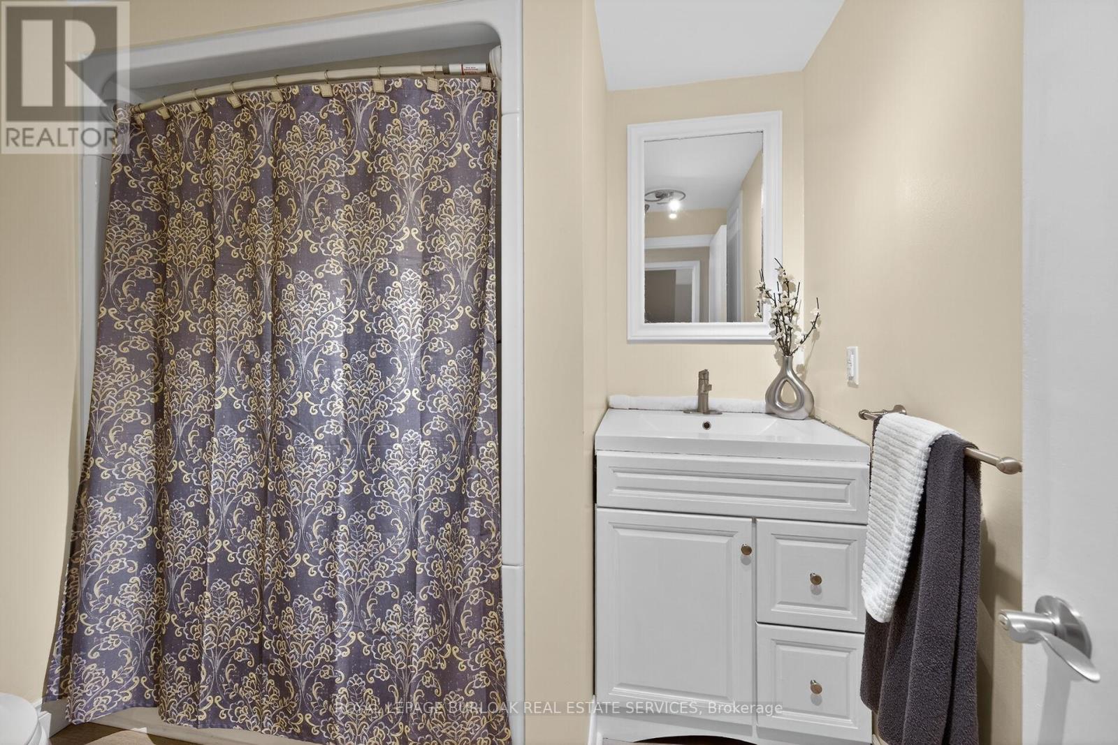 2387 Maryvale Court, Burlington, Ontario  L7P 2P1 - Photo 29 - W12994858