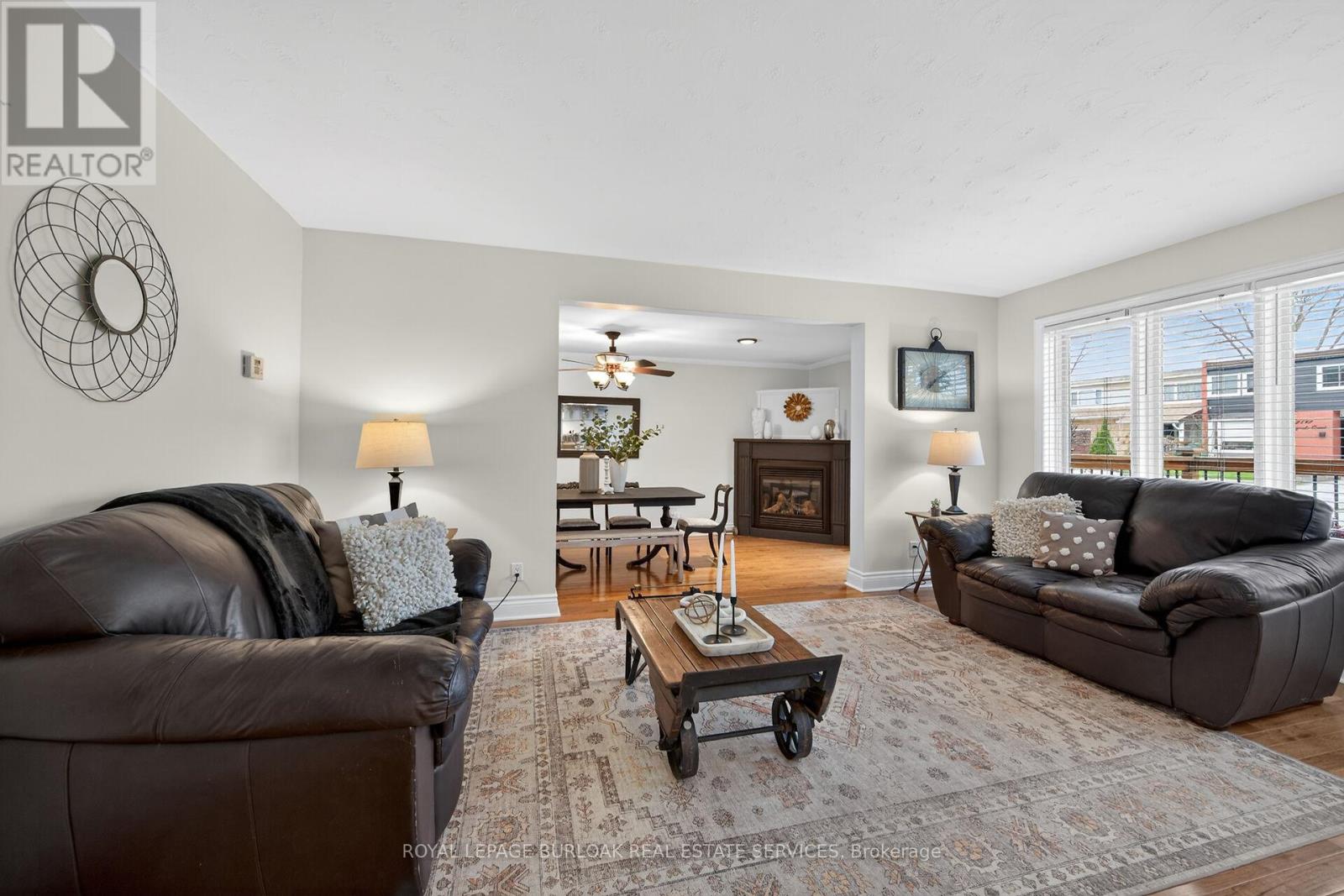 2387 Maryvale Court, Burlington, Ontario  L7P 2P1 - Photo 4 - W12994858