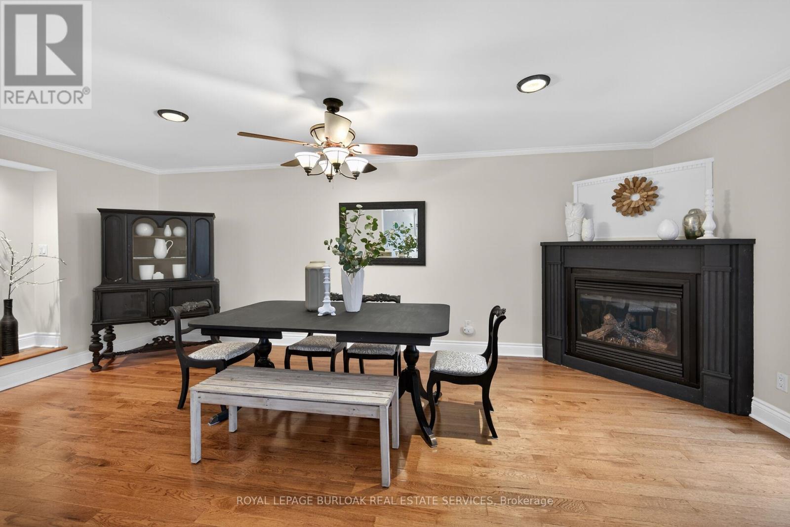 2387 Maryvale Court, Burlington, Ontario  L7P 2P1 - Photo 6 - W12994858