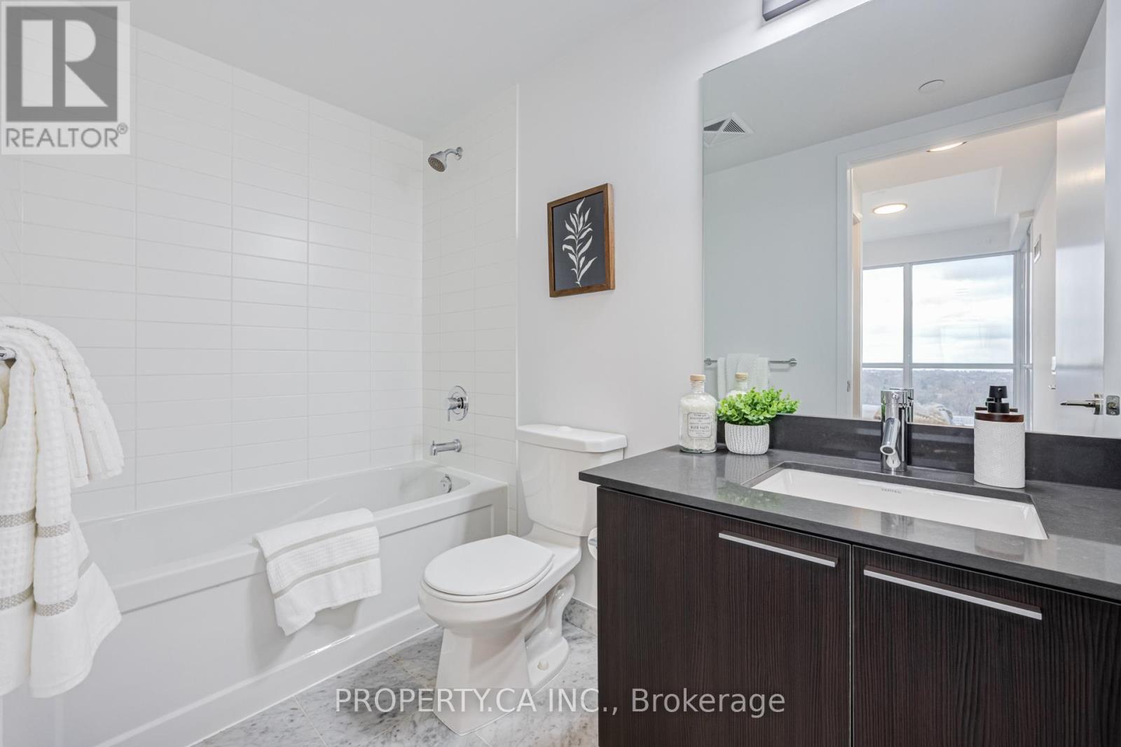 1501 - 10 Park Lawn Road, Toronto, Ontario  M8V 0H9 - Photo 11 - W12994876