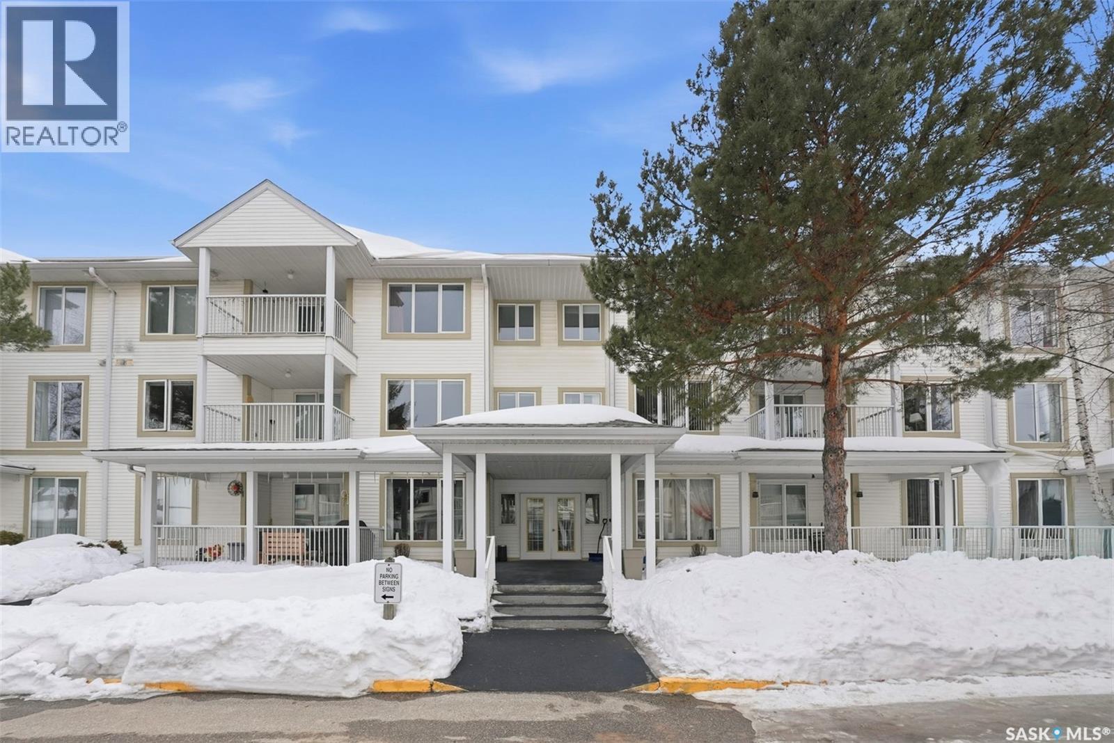 212 305 34th Street W, Prince Albert, Saskatchewan  S6V 8B8 - Photo 1 - SK032846