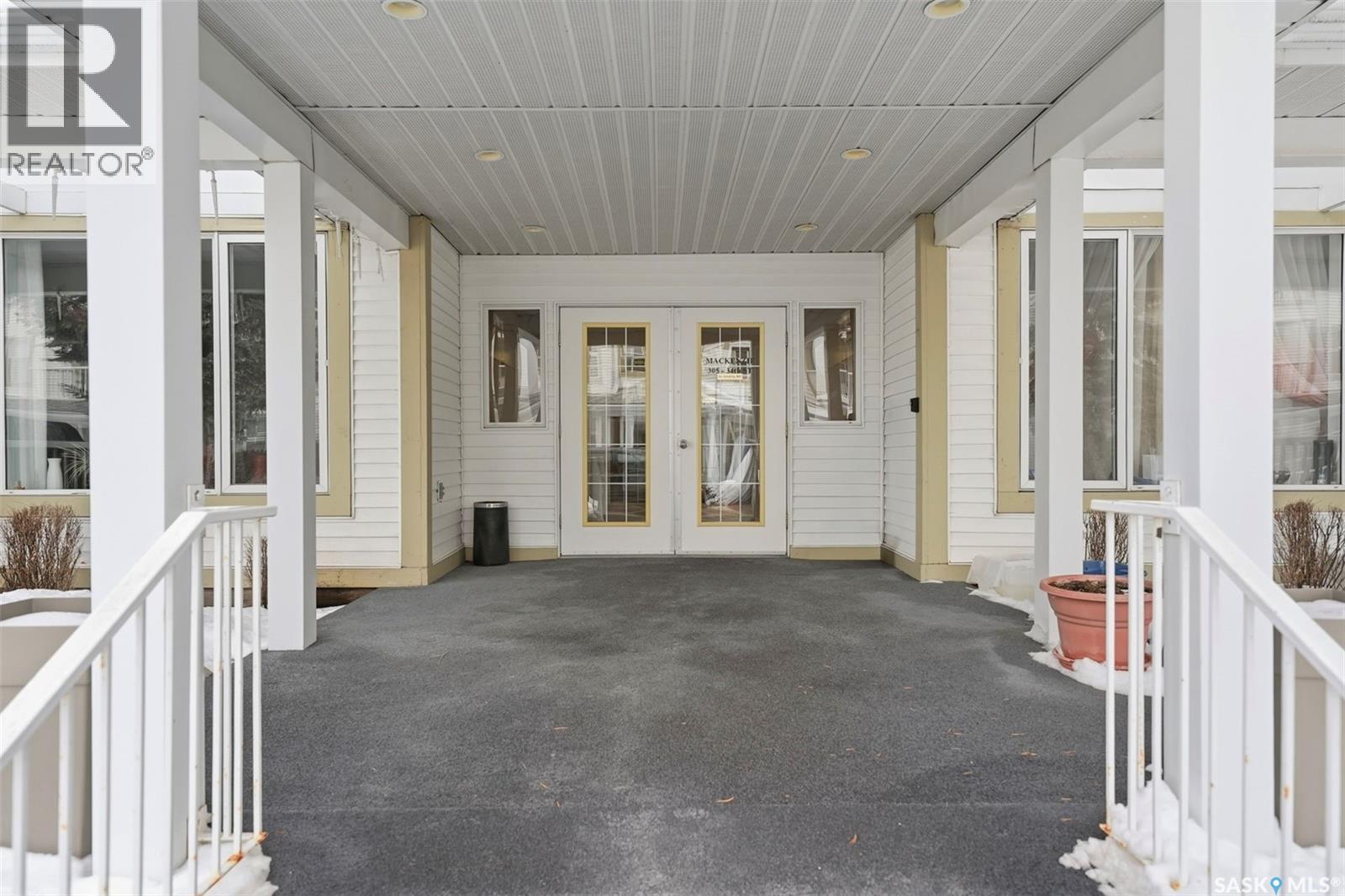 212 305 34th Street W, Prince Albert, Saskatchewan  S6V 8B8 - Photo 2 - SK032846