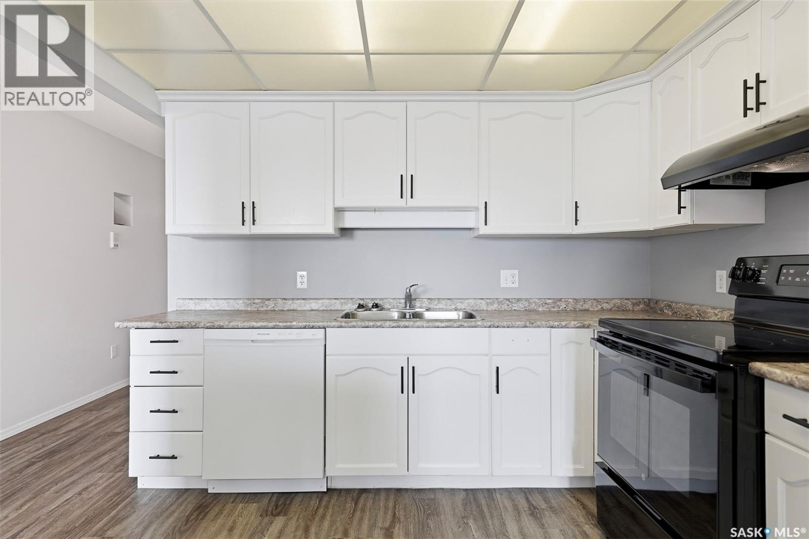 212 305 34th Street W, Prince Albert, Saskatchewan  S6V 8B8 - Photo 9 - SK032846