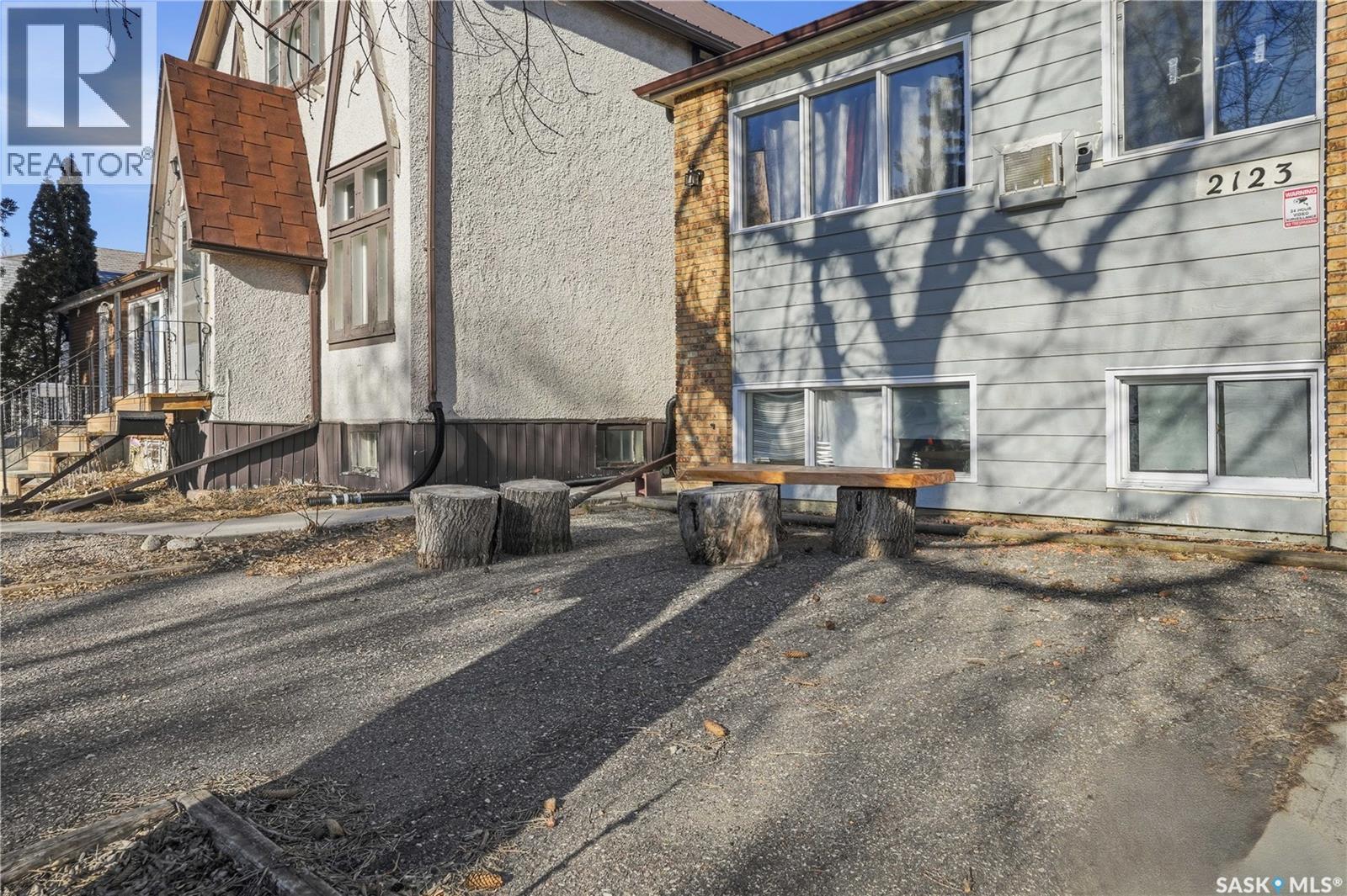 2123 Reynolds Street, Regina, Saskatchewan  S4N 3N2 - Photo 2 - SK032827