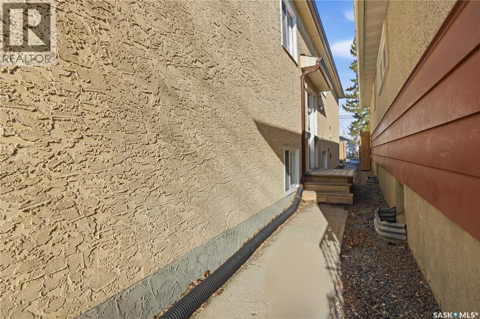 2123 Reynolds Street, Regina, Saskatchewan  S4N 3N2 - Photo 3 - SK032827