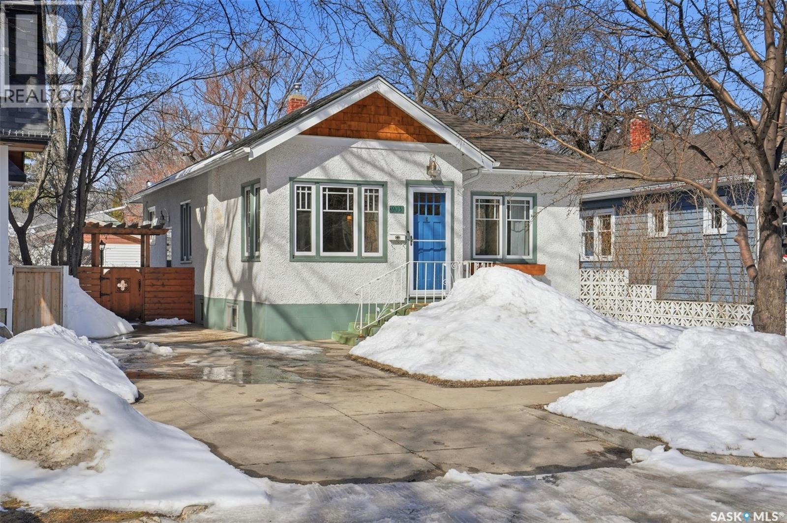903 6th Avenue N, Saskatoon, Saskatchewan  S7K 2T3 - Photo 1 - SK032781
