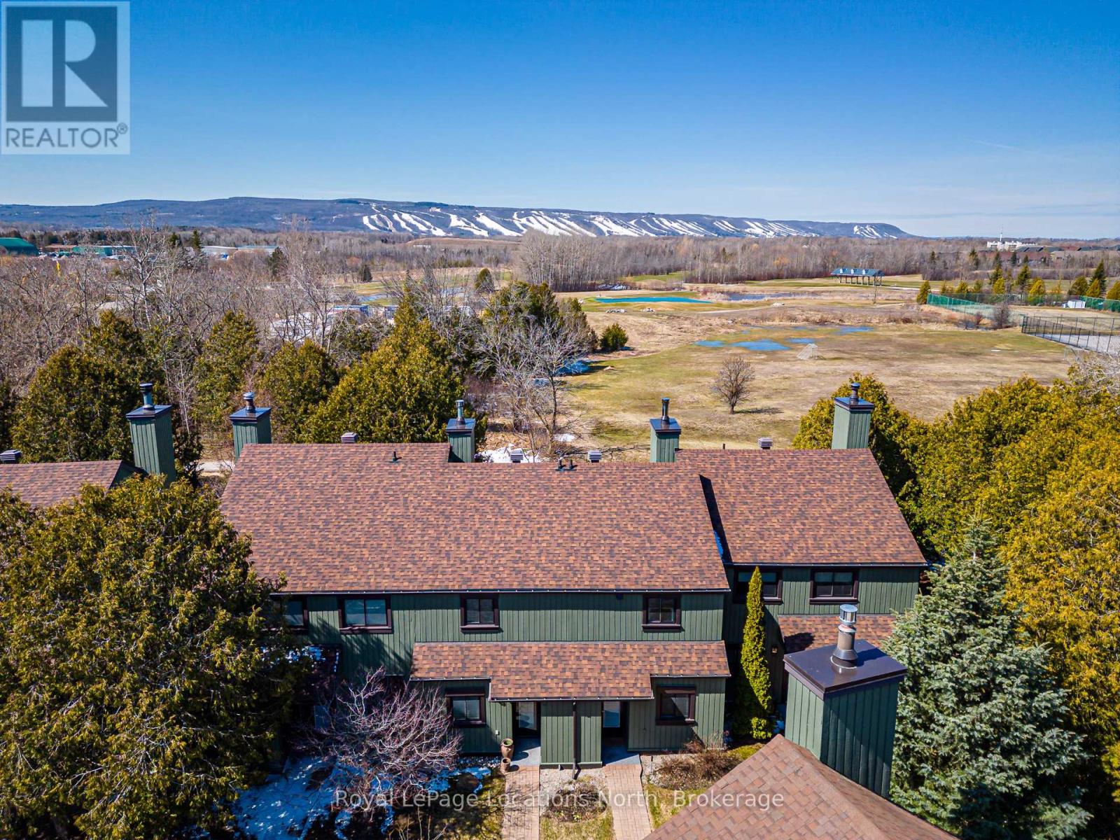 Secondary picture of 172 ESCARPMENT CRESCENT