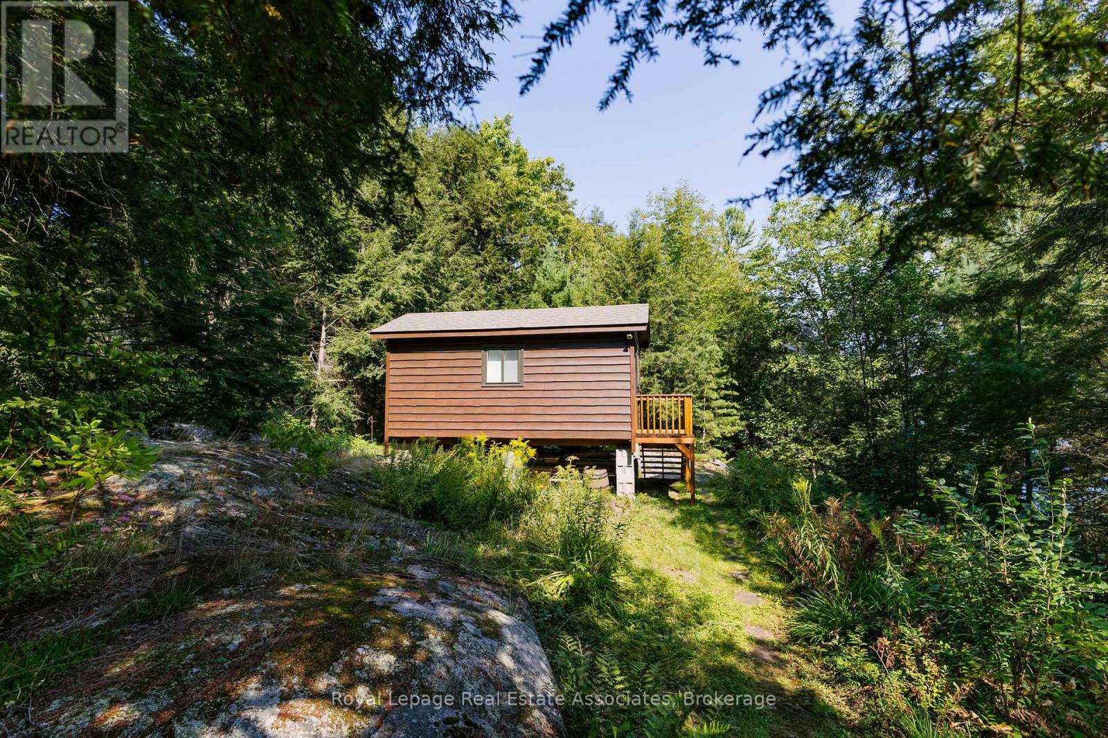 6415 KENNISIS LAKE ROAD, Dysart et al, Ontario