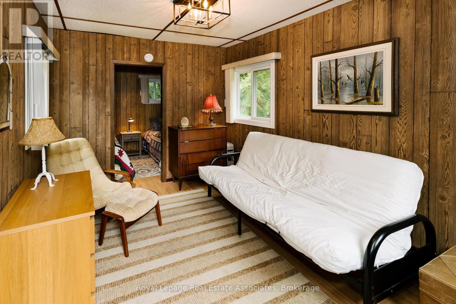 6415 Kennisis Lake Road, Dysart Et Al, Ontario  K0M 1S0 - Photo 8 - X12994652