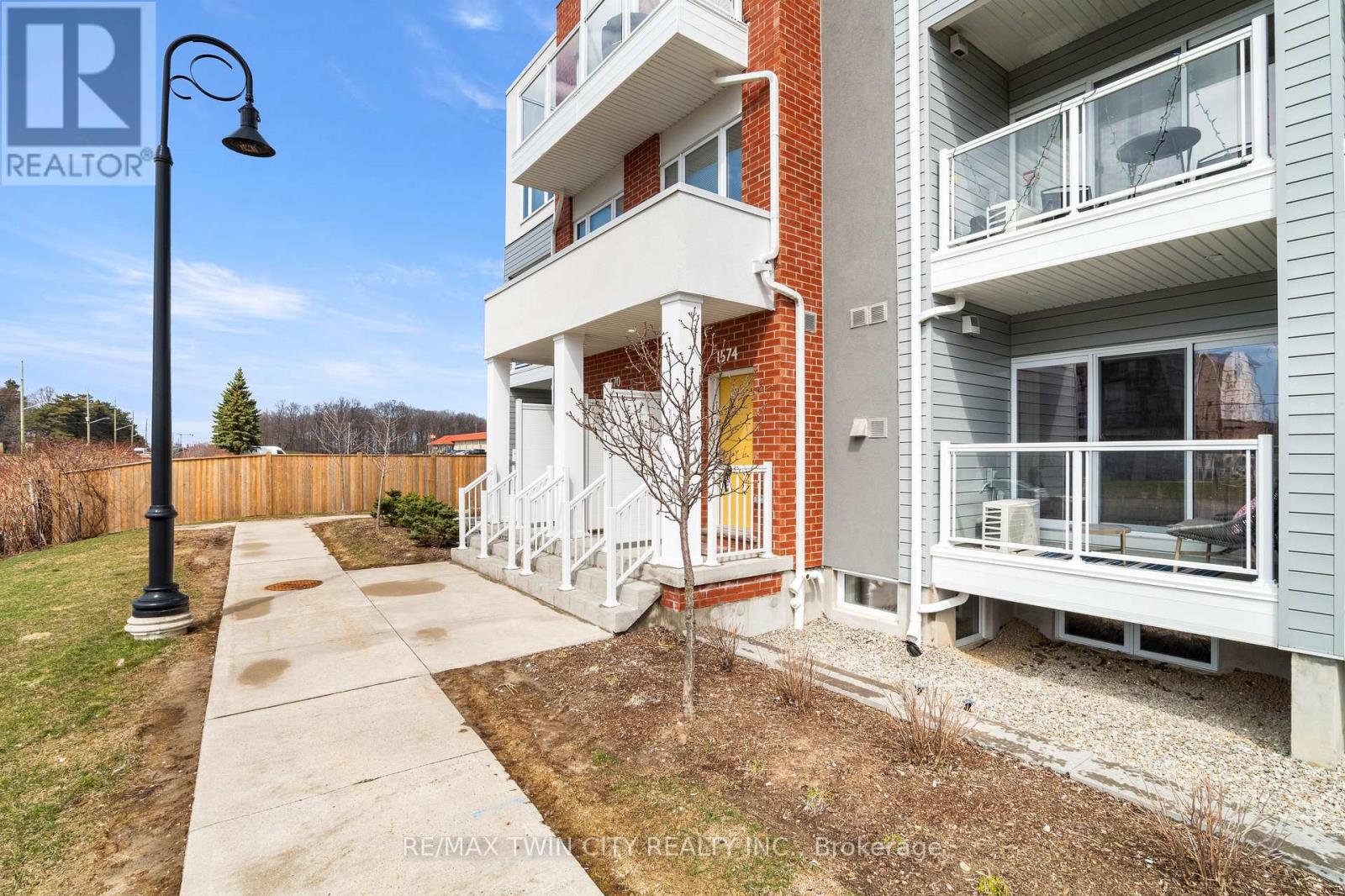 1574 Fischer Hallman Road, Kitchener, Ontario  N2R 0R7 - Photo 2 - X12994662