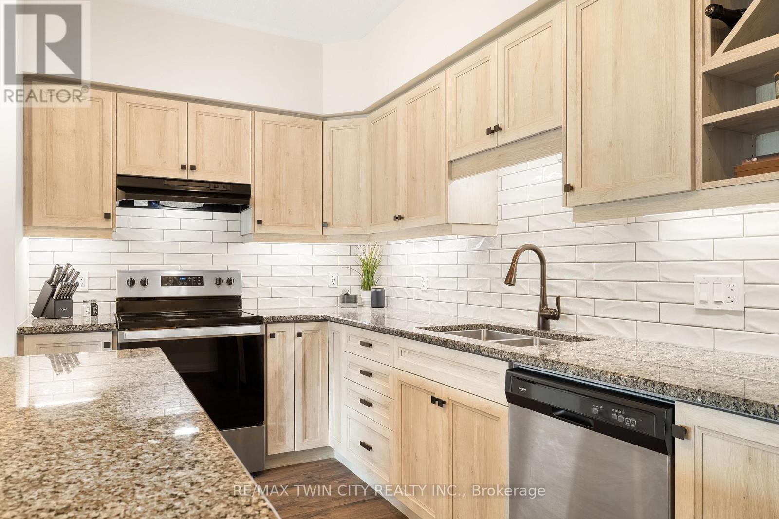 1574 Fischer Hallman Road, Kitchener, Ontario  N2R 0R7 - Photo 21 - X12994662