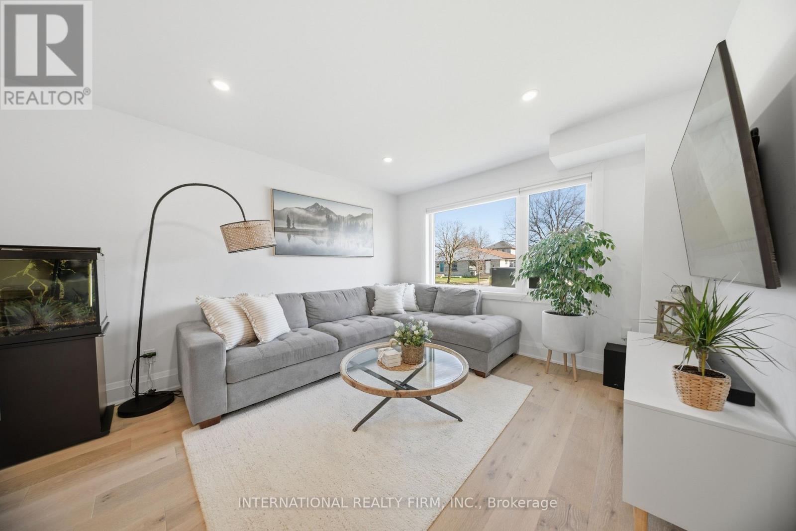 28 Debby Crescent, Brantford, Ontario  N3R 7A4 - Photo 5 - X12994692