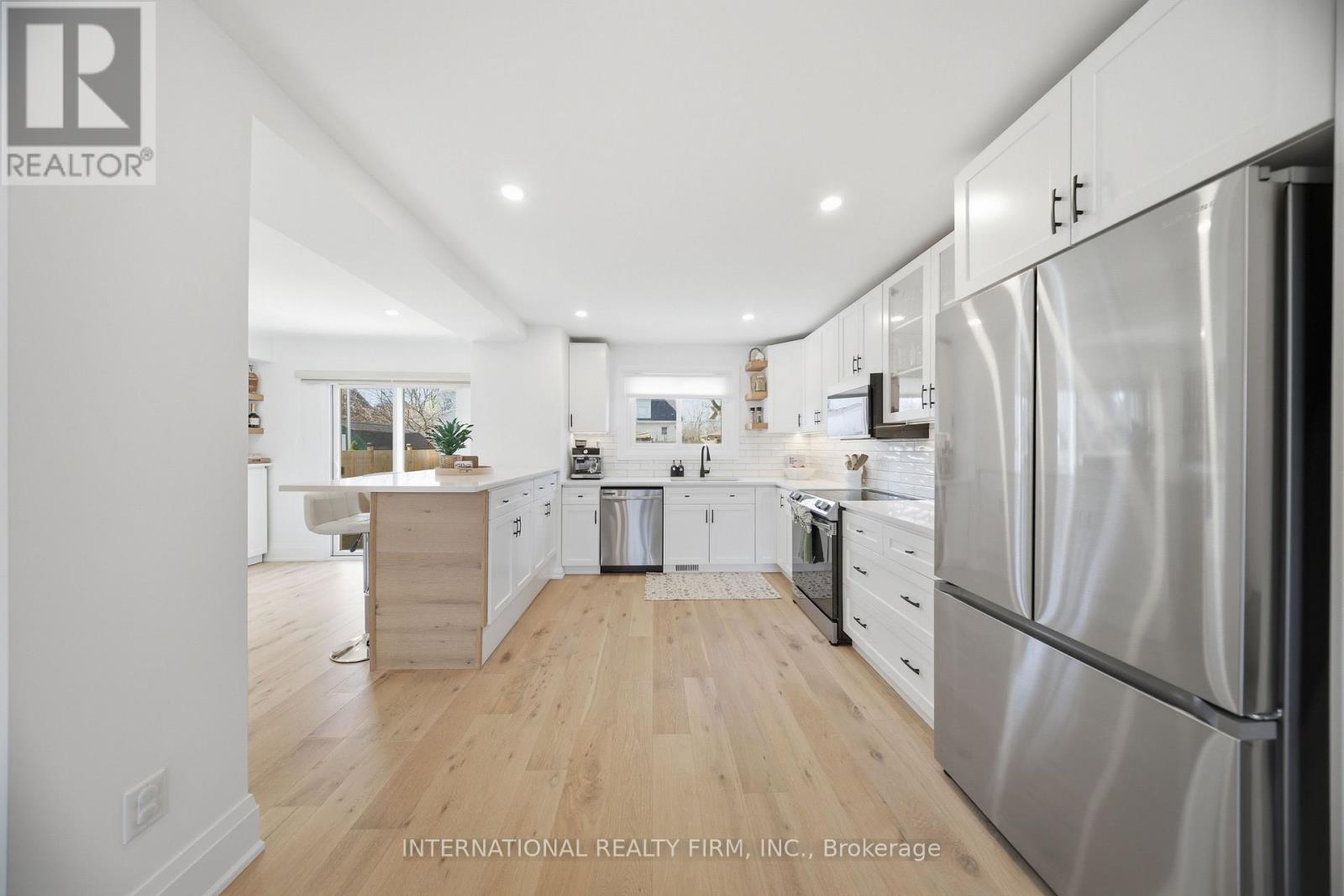 28 Debby Crescent, Brantford, Ontario  N3R 7A4 - Photo 7 - X12994692