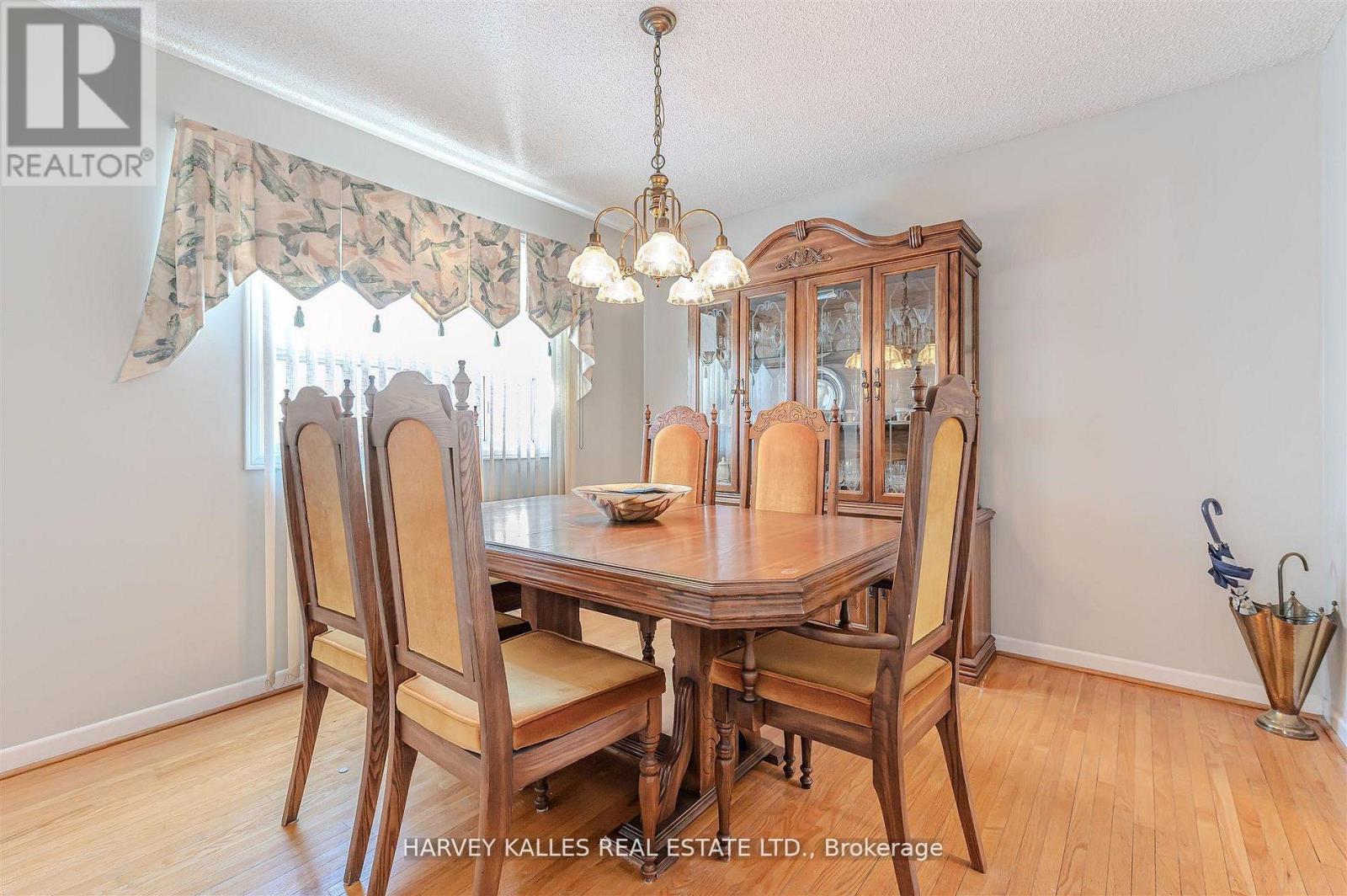 274 Mcgill Street, Mississauga, Ontario  L5A 1V4 - Photo 8 - W12989540