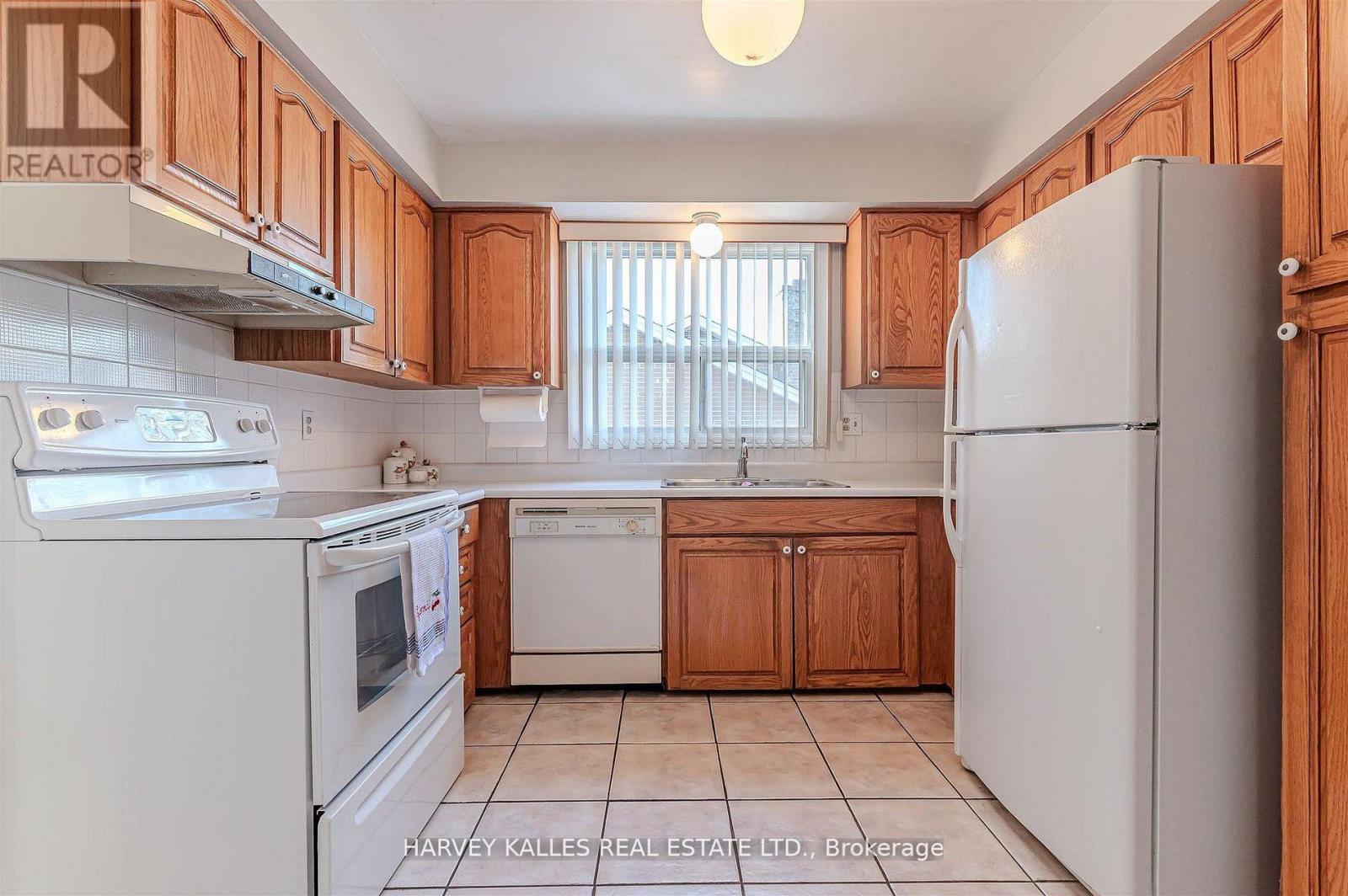 274 Mcgill Street, Mississauga, Ontario  L5A 1V4 - Photo 10 - W12989540