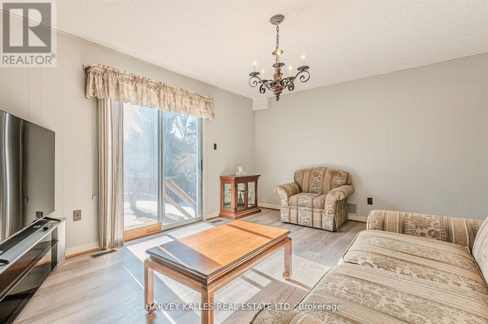 274 Mcgill Street, Mississauga, Ontario  L5A 1V4 - Photo 14 - W12989540