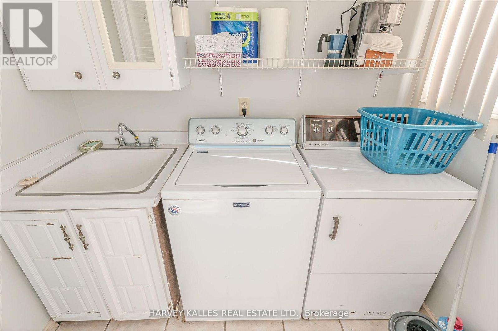 274 Mcgill Street, Mississauga, Ontario  L5A 1V4 - Photo 18 - W12989540