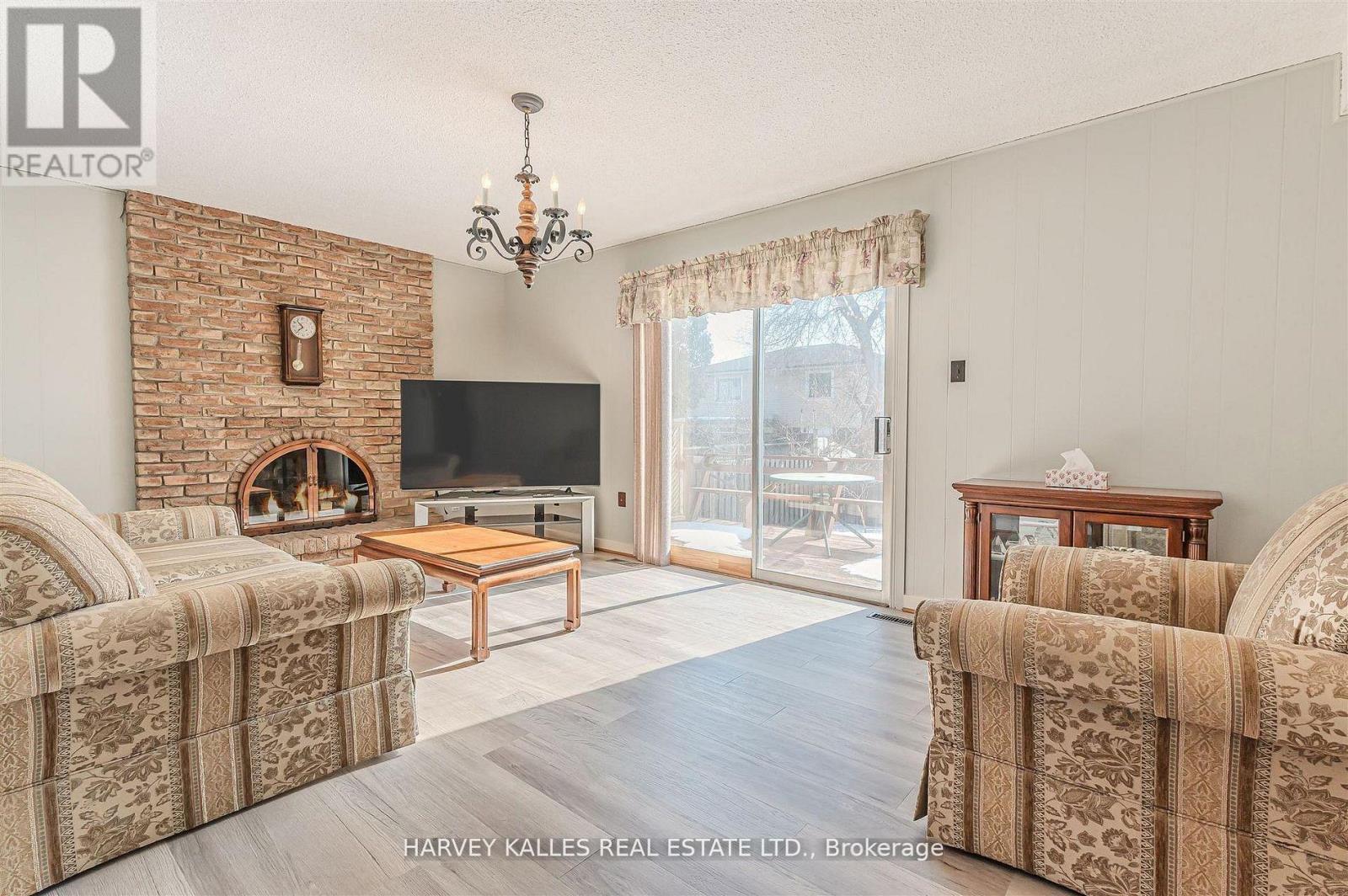 274 Mcgill Street, Mississauga, Ontario  L5A 1V4 - Photo 12 - W12989540