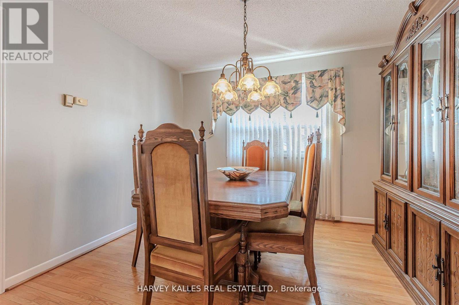 274 Mcgill Street, Mississauga, Ontario  L5A 1V4 - Photo 7 - W12989540