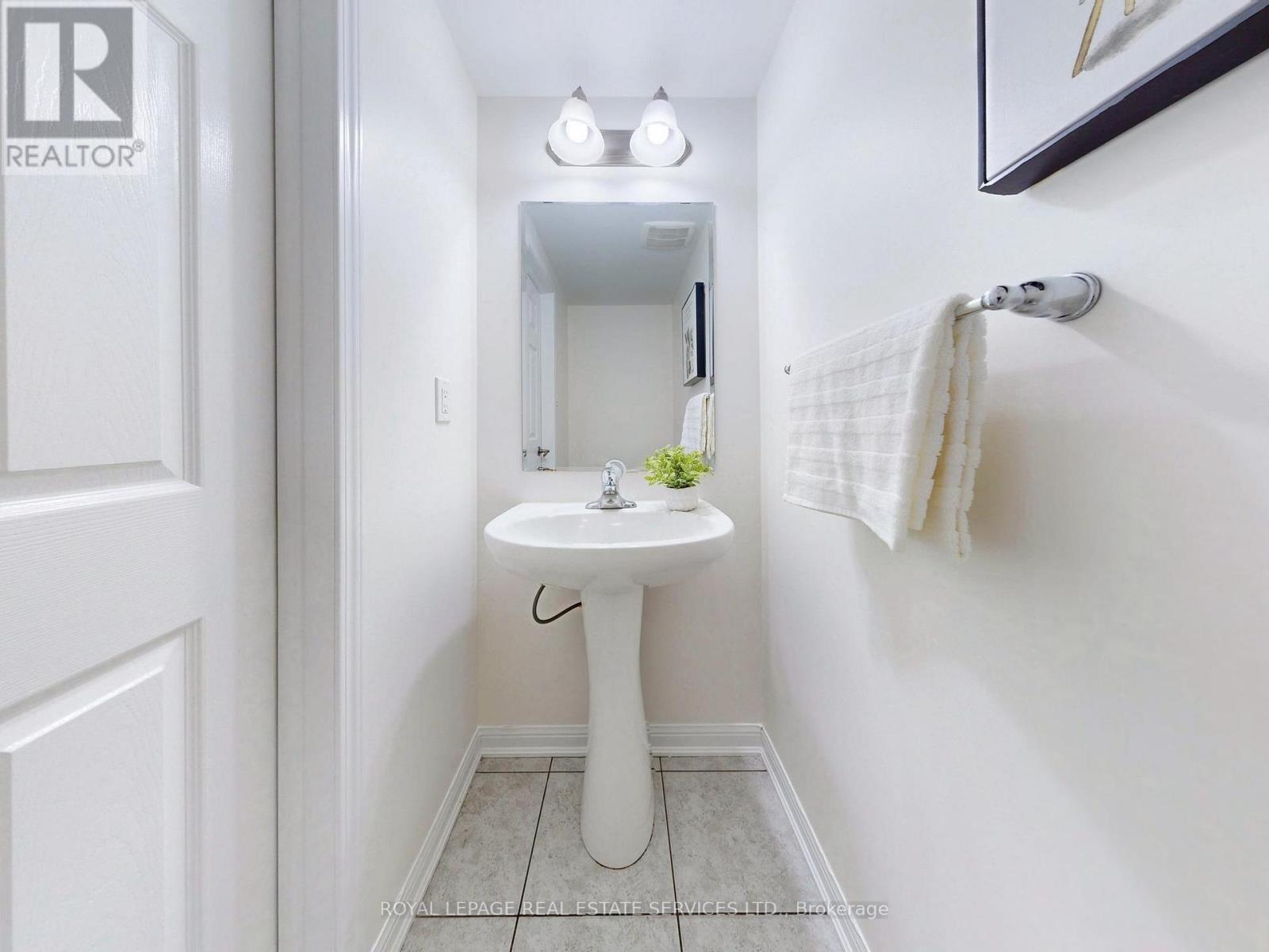 918 Nadalin Heights, Milton, Ontario  L9T 8R1 - Photo 19 - W12994648