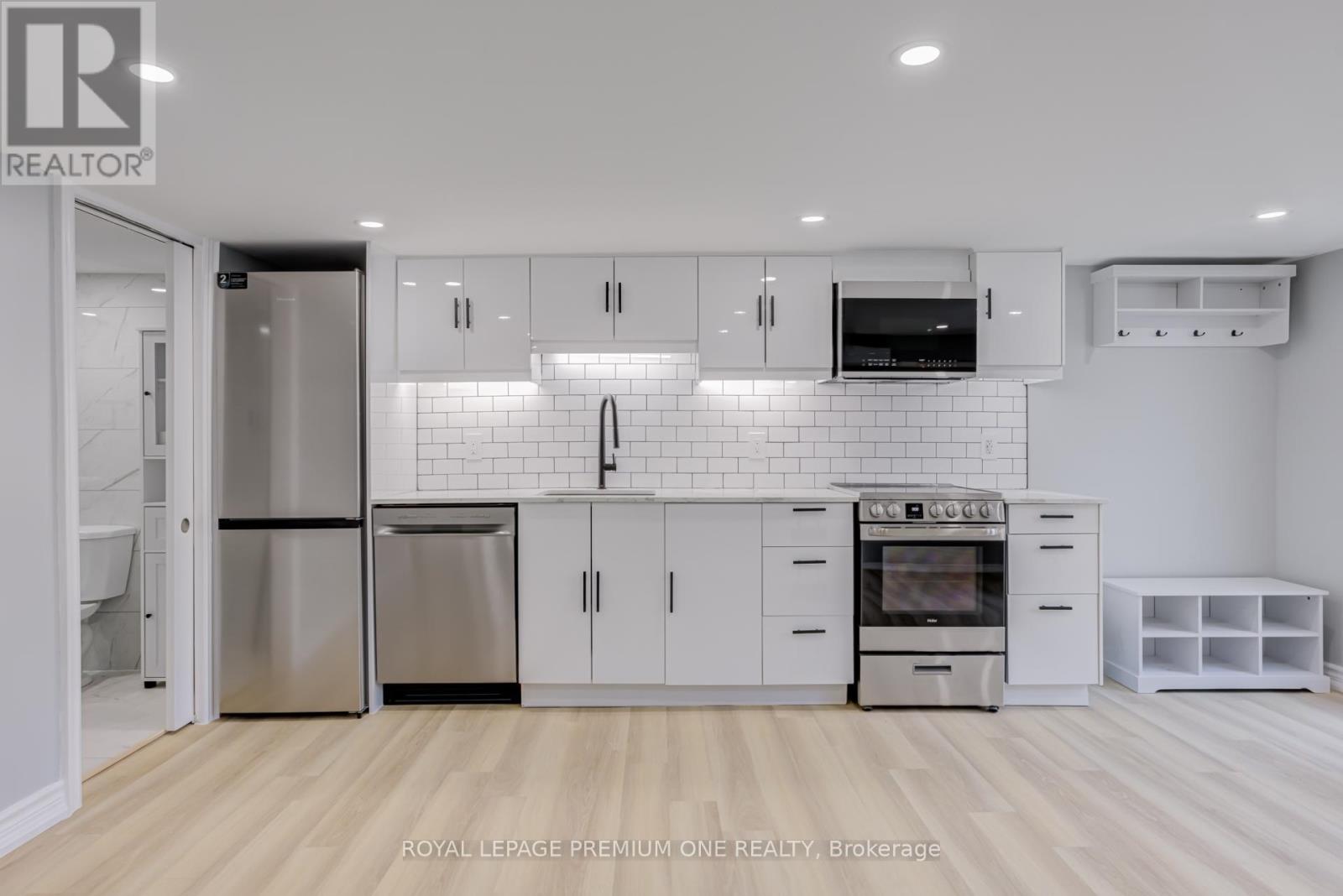 4 - 79 Twenty Fifth Street, Toronto, Ontario  M8V 3P7 - Photo 7 - W12993486