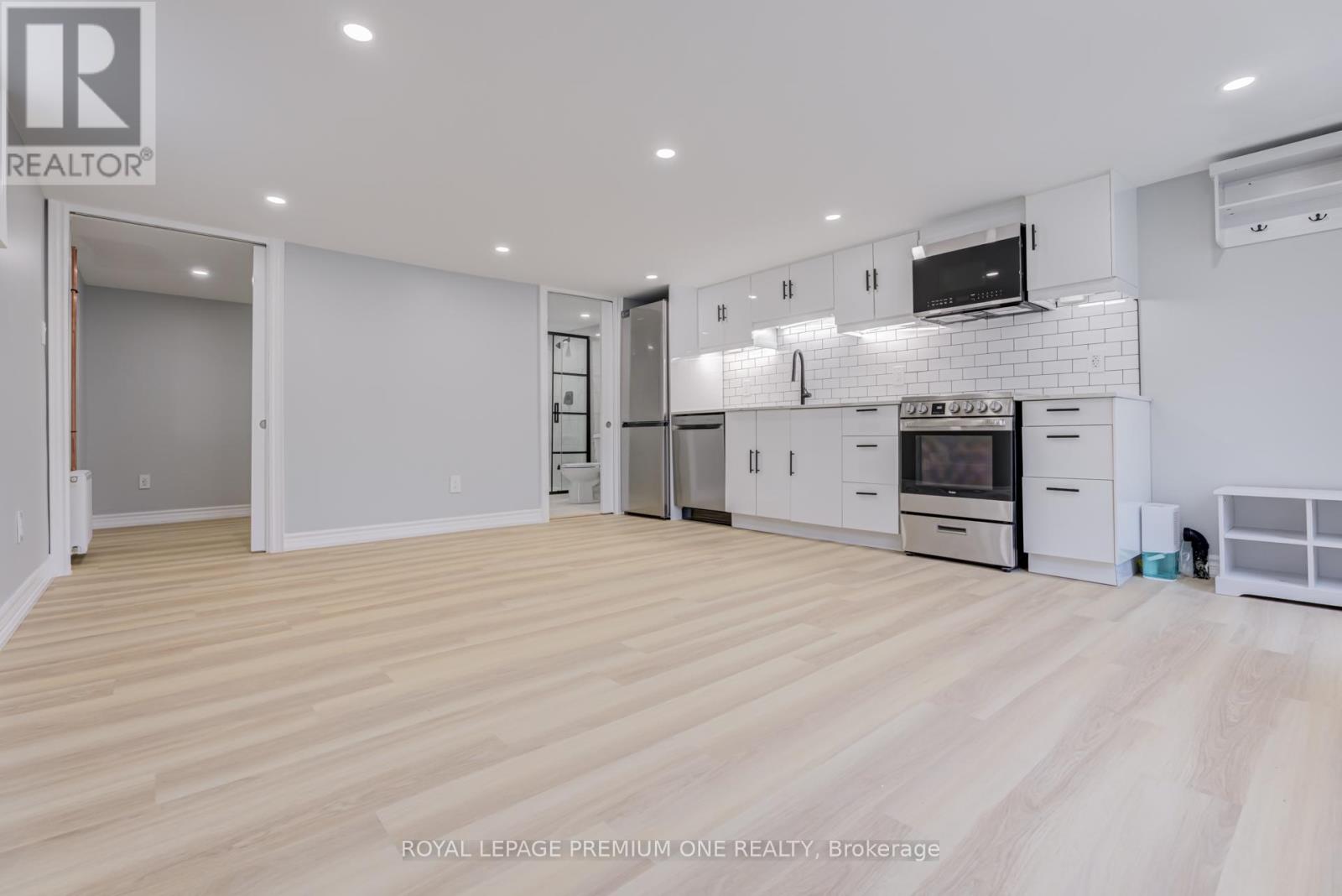 4 - 79 Twenty Fifth Street, Toronto, Ontario  M8V 3P7 - Photo 6 - W12993486