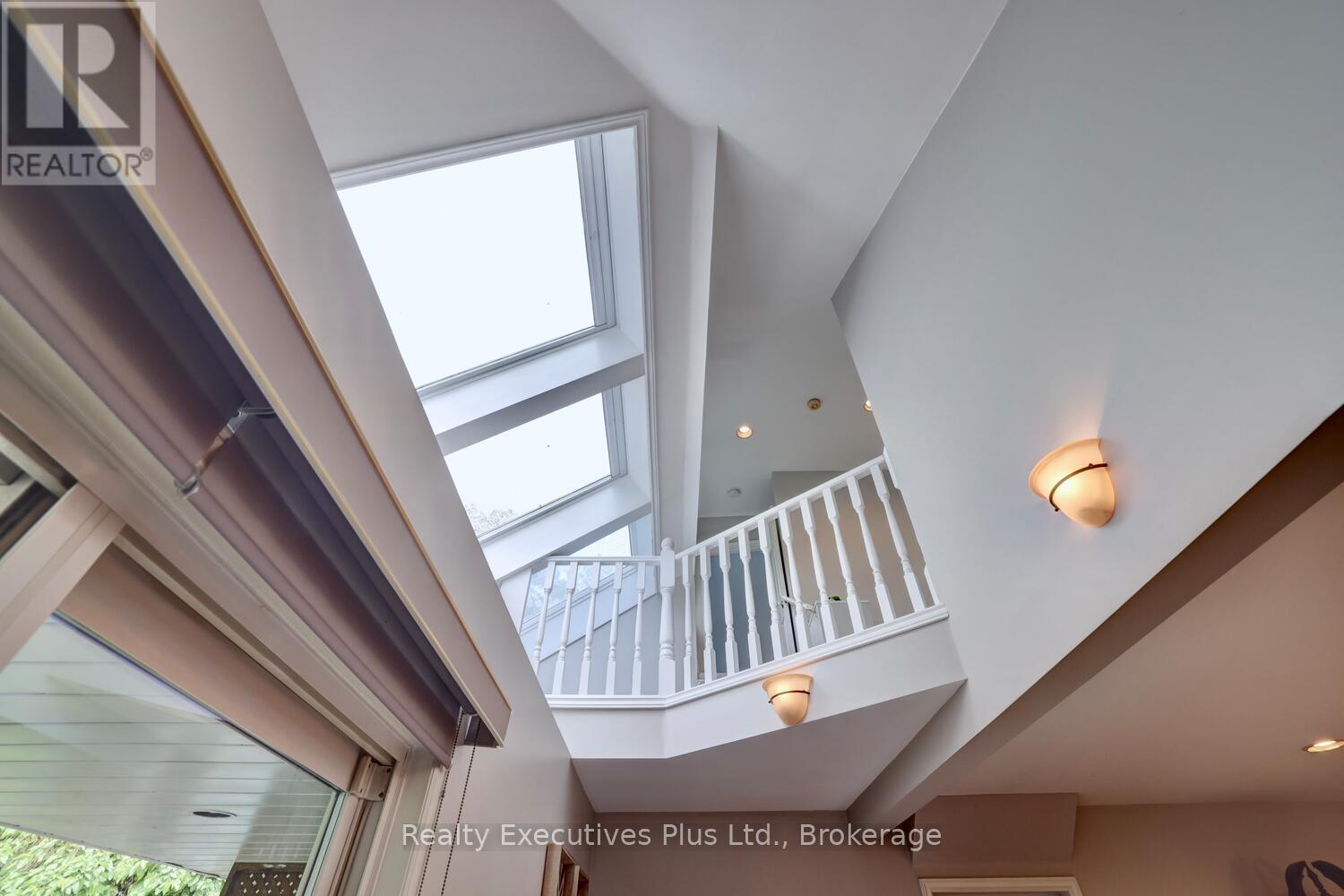 322 Pine Avenue, Oakville, Ontario  L6J 2J9 - Photo 17 - W12994980